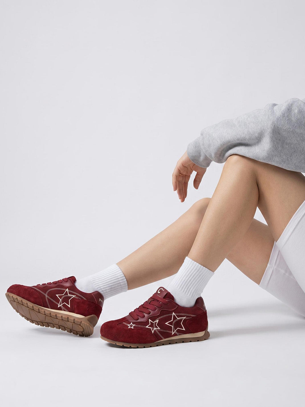 Burgundy Star-Outline Retro Low-Top Sneakers - View 3