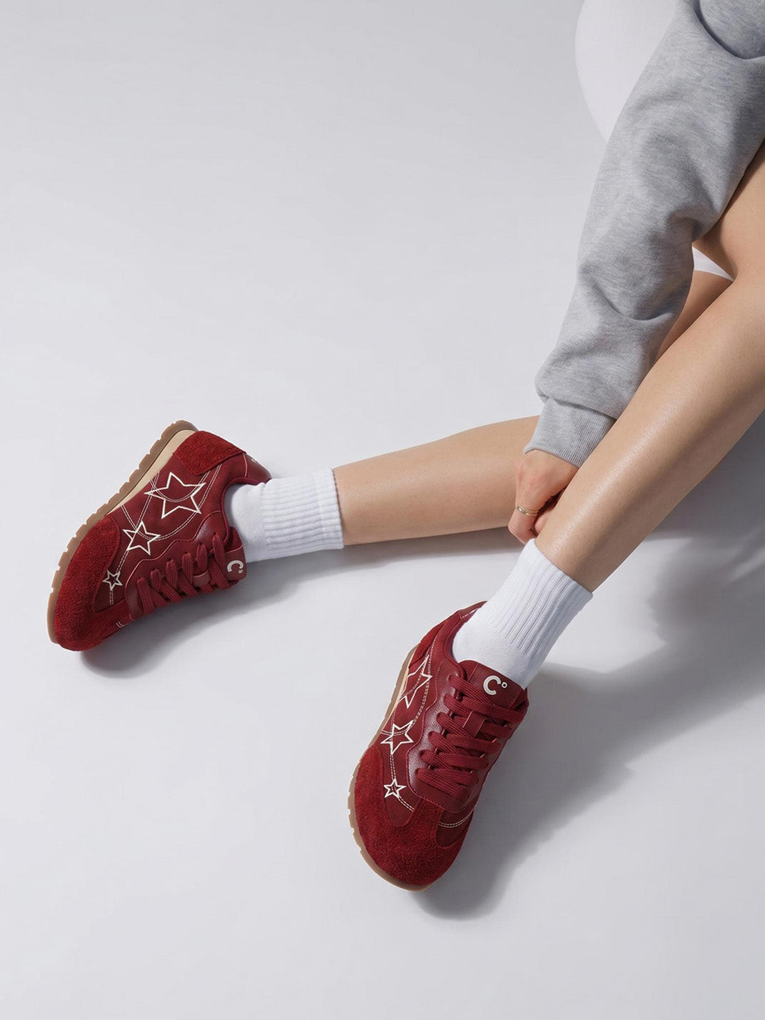 Burgundy Star-Outline Retro Low-Top Sneakers - View 4