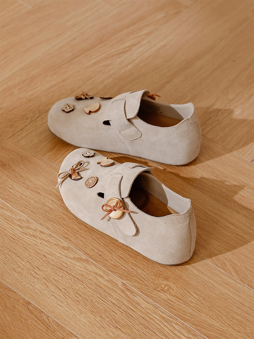 Suede Button-Strap Retro Slip-On Shoes - View 8