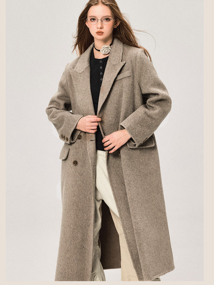 Manteau de laine d'épaule régulière de longueur