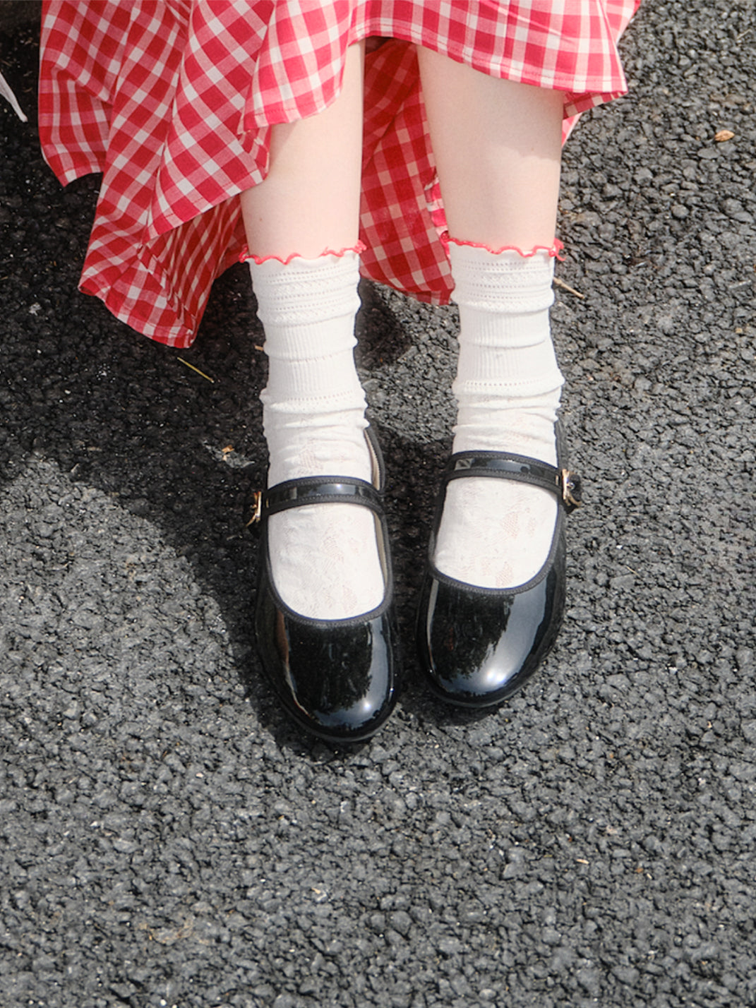 Minimal Round-Toe Strap Ballet Flats - View 15