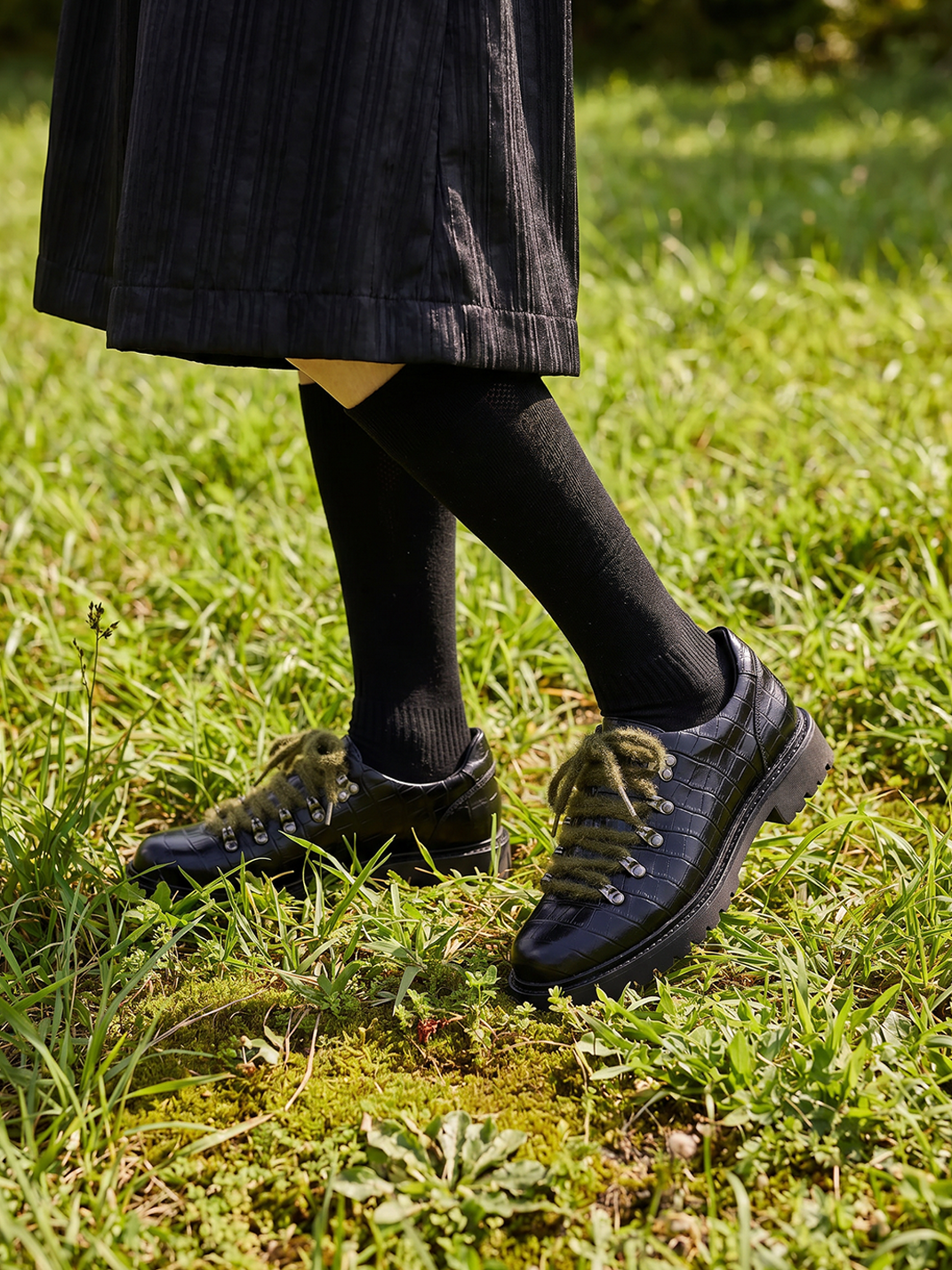 Croc-Embossed Leather Derby Shoes - View 2