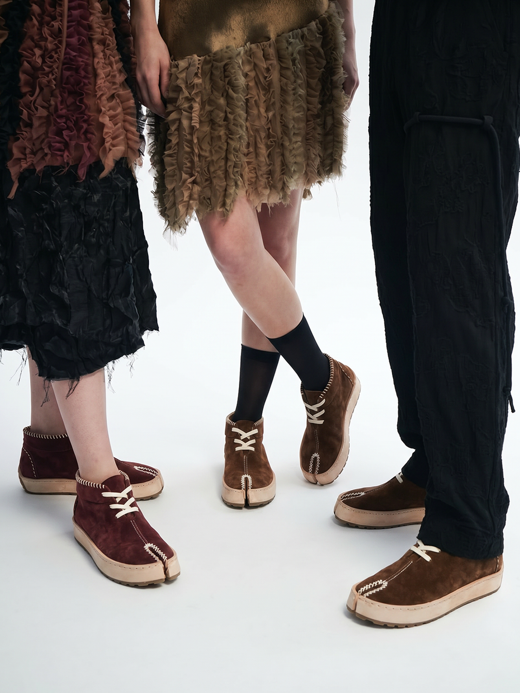 Split-Toe Leather Lace-Up Chukka Boots - View 2