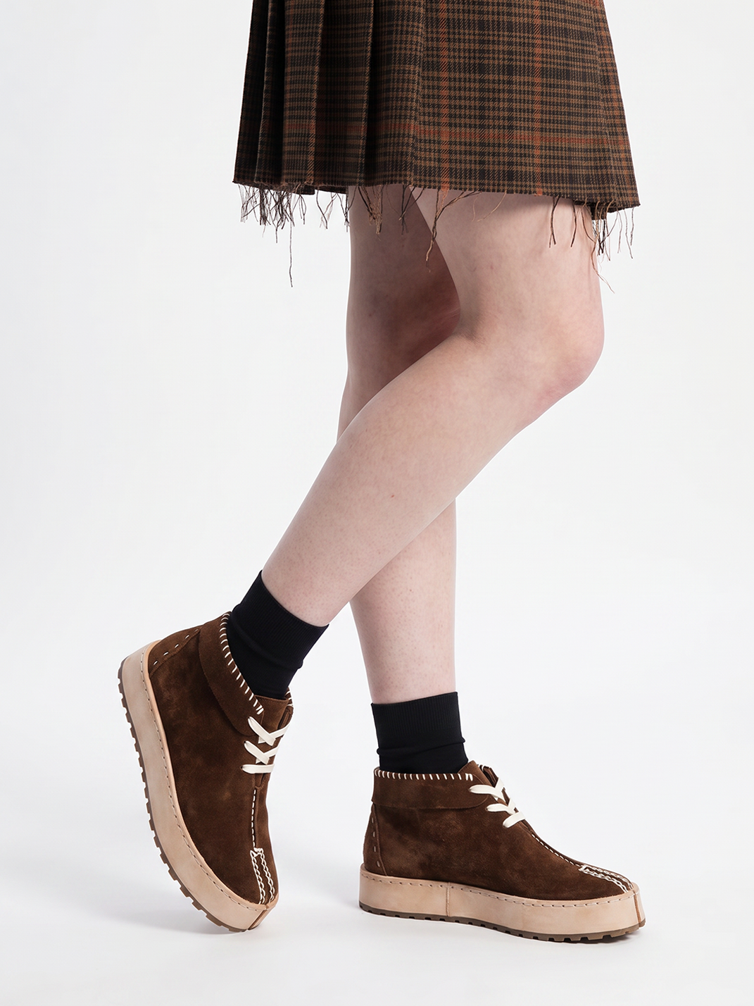 Split-Toe Leather Lace-Up Chukka Boots - View 4