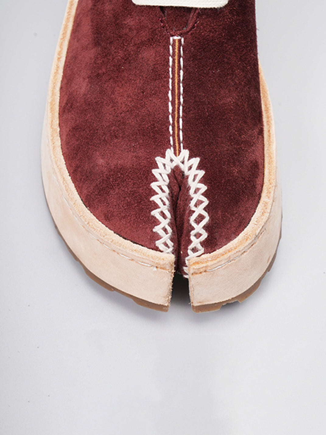 Split-Toe Leather Lace-Up Chukka Boots - View 14
