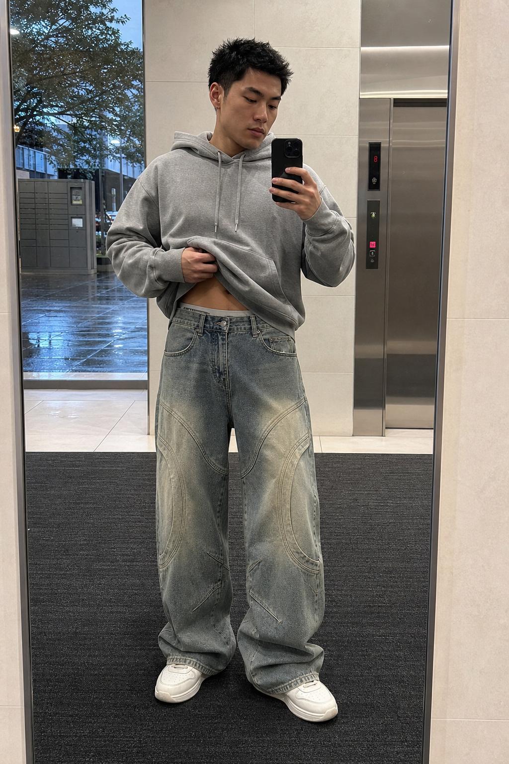 Wide-Leg Vintage Washed Jeans with Curved Stitching UGC showcase 3
