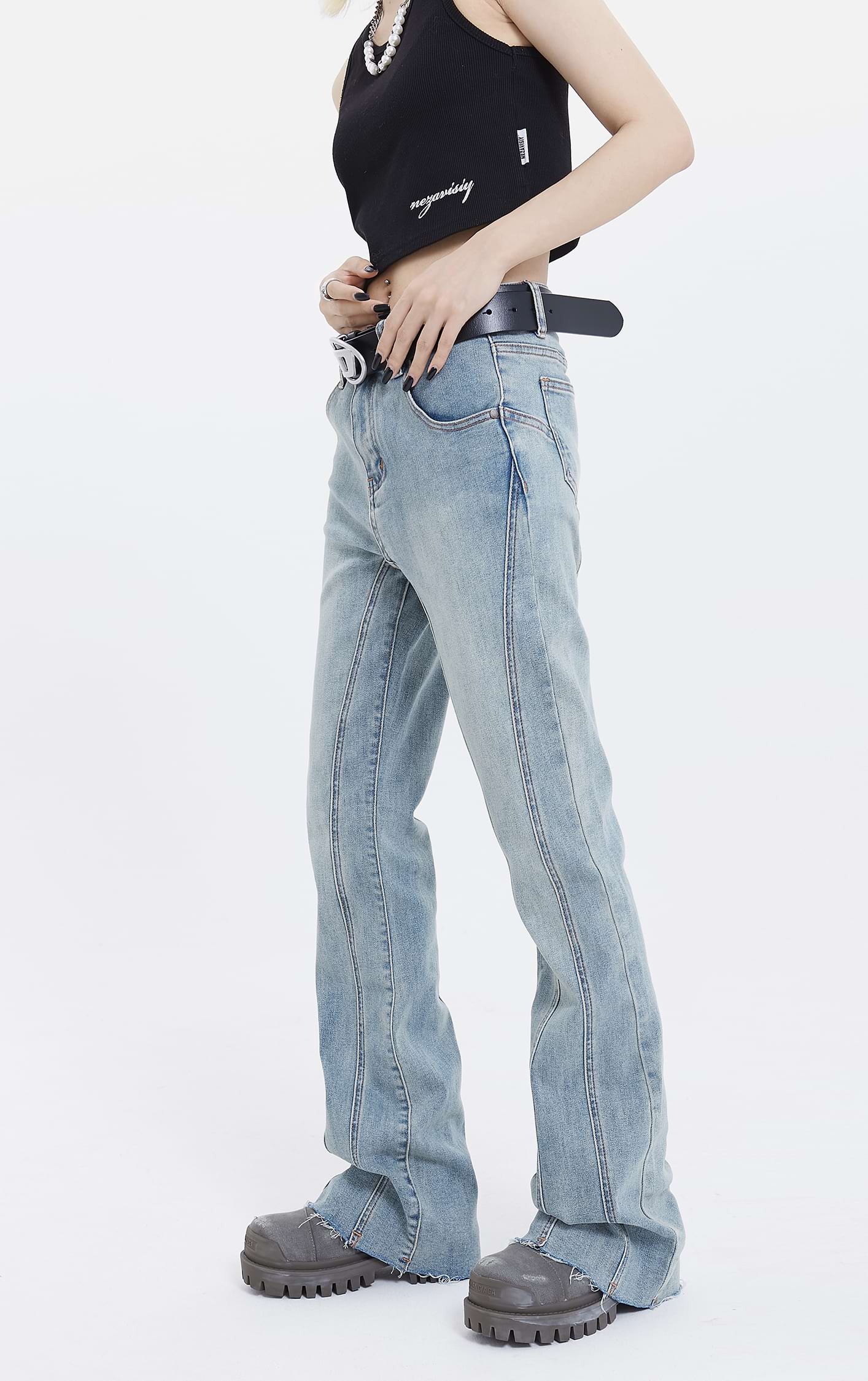 Wavy Seam Light Wash Jeans