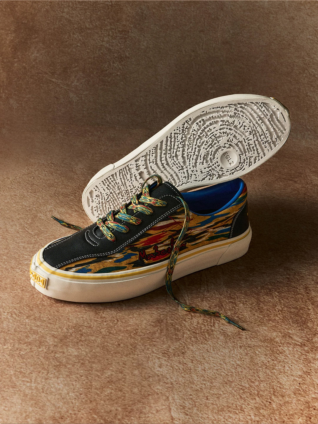 Etles Graphic Low-Top Skate Shoes - View 6