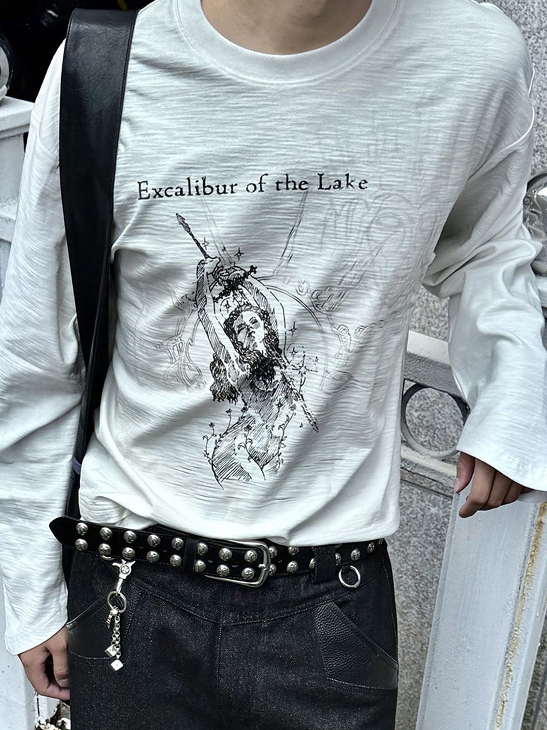 Excalibur Graphic Tapered-Cuff Long-Sleeve Tee - View 3
