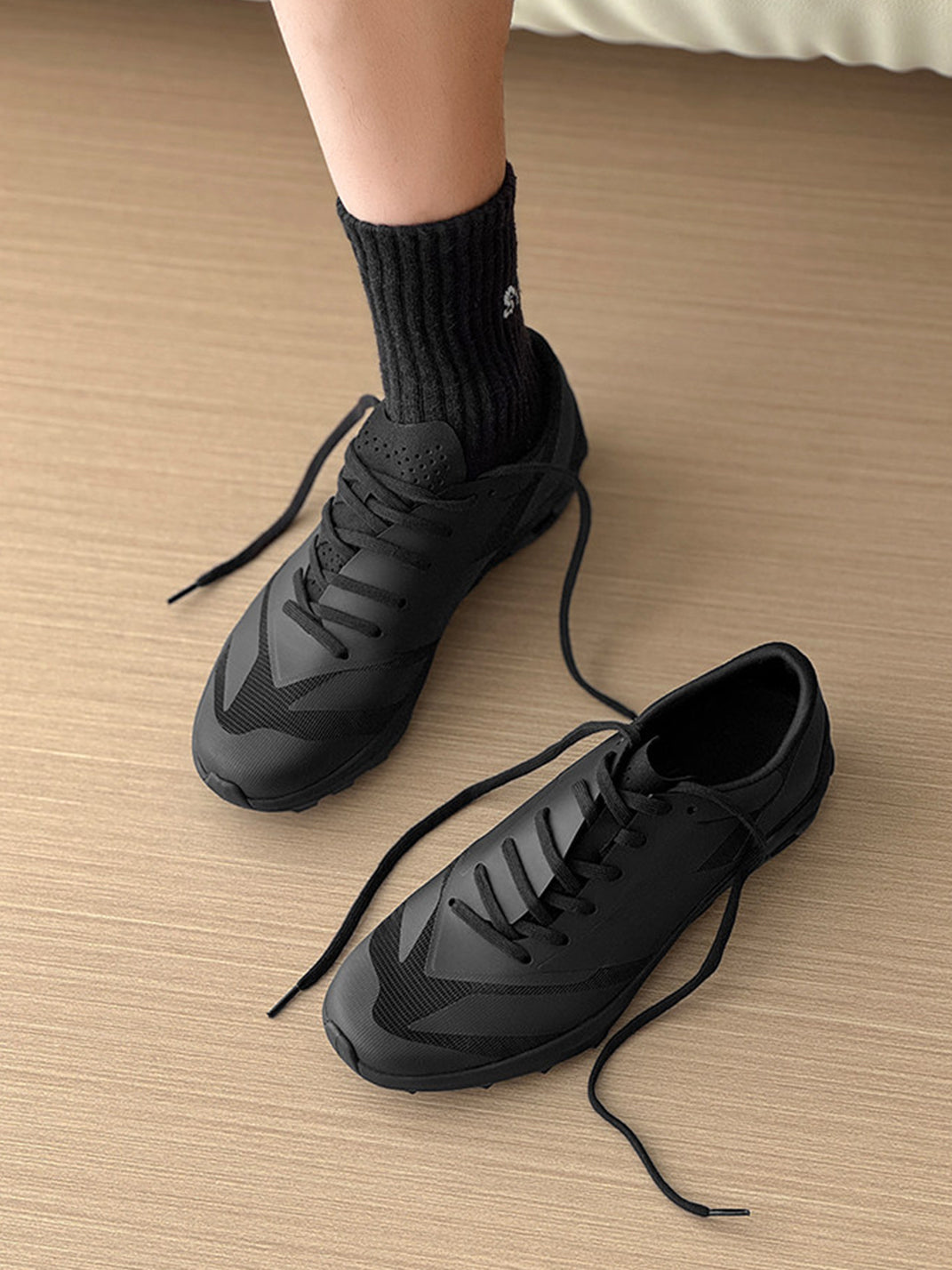 Arch-Support Elastic Low-Profile Sneakers - View 5