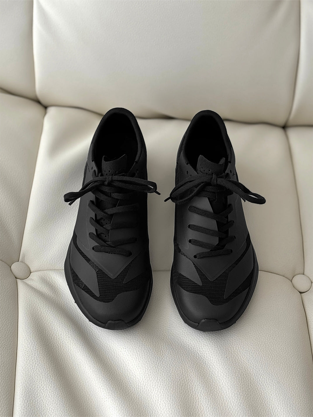 Arch-Support Elastic Low-Profile Sneakers - View 7