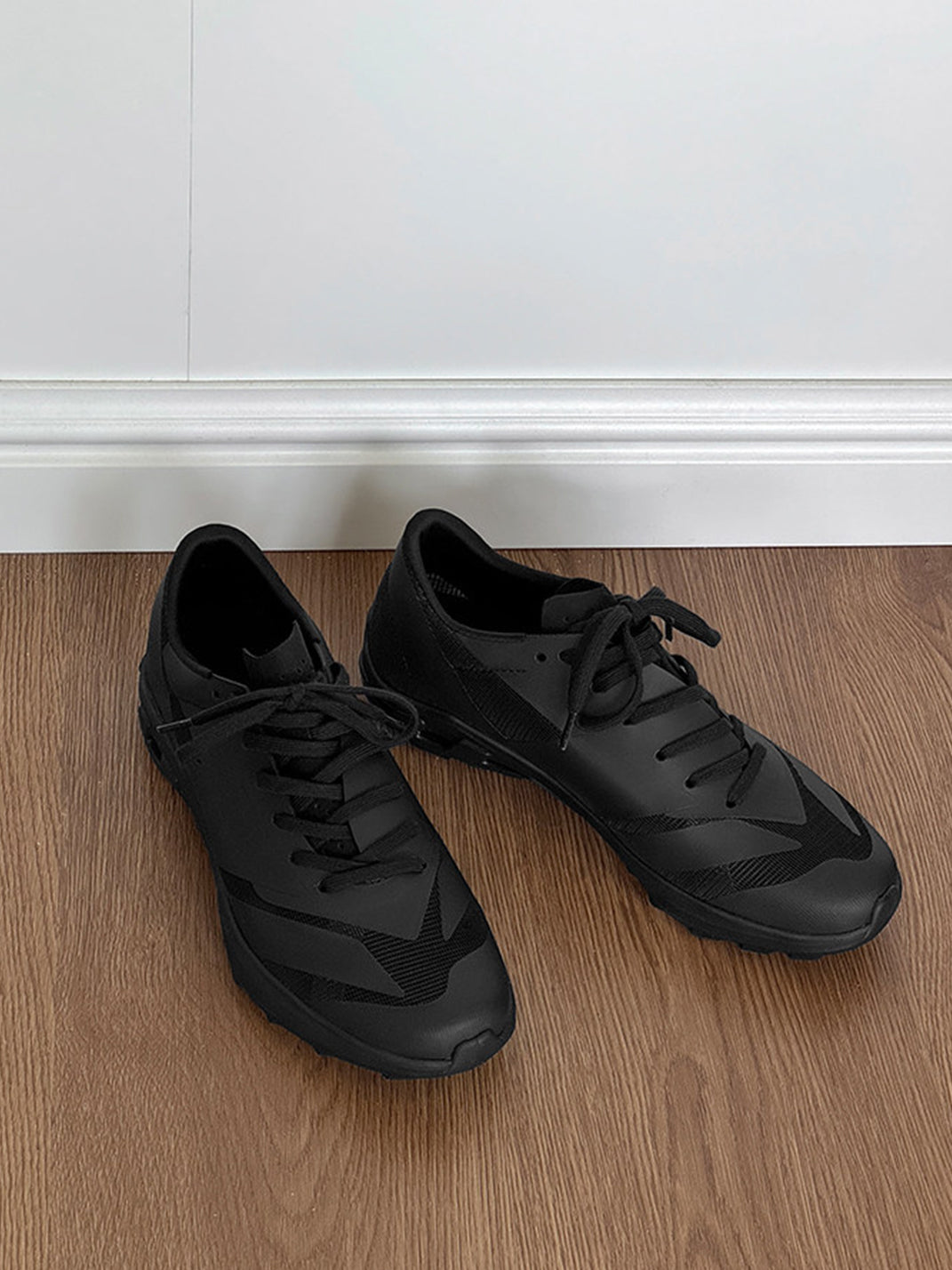Arch-Support Elastic Low-Profile Sneakers - View 10