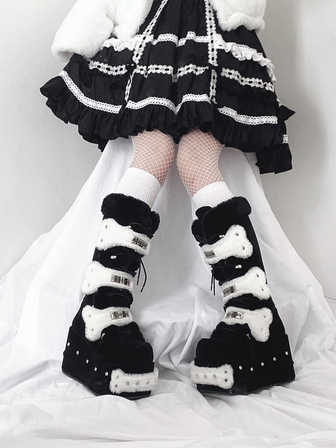 Black Bear-Applique Faux-Fur Platform Boots - View 5