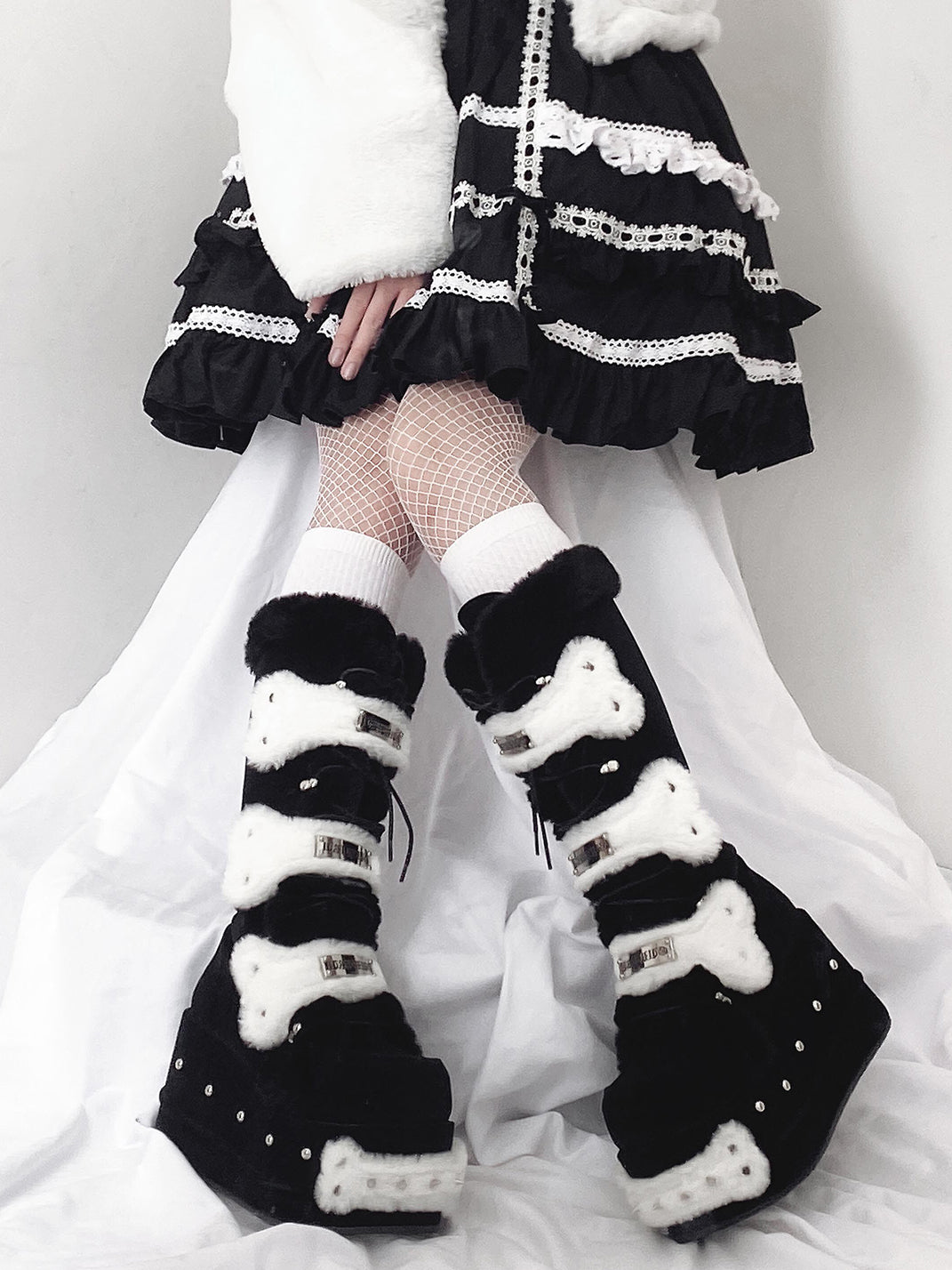 Black Bear-Applique Faux-Fur Platform Boots - View 6