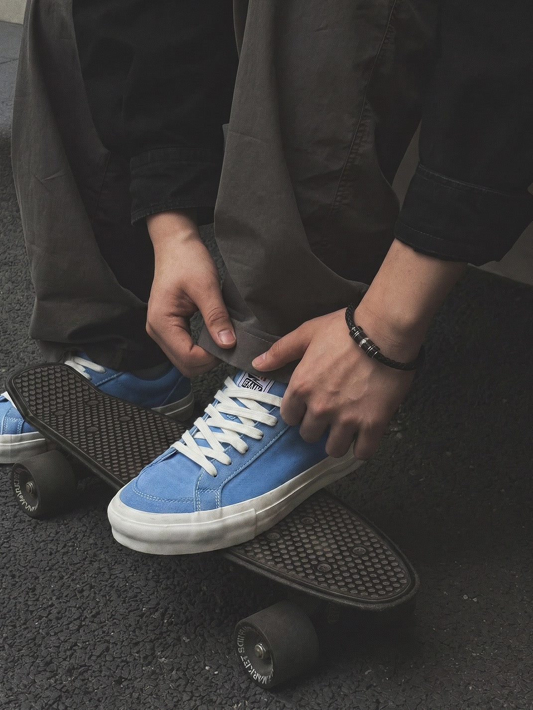 Afro-Embroidered Casual Skate Sneakers - View 3