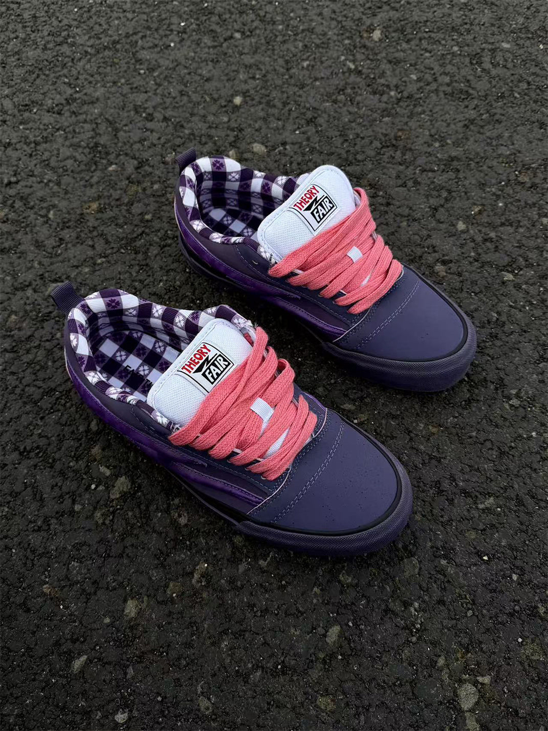 Gingham-Tongue Purple Platform Skate Shoes - View 4