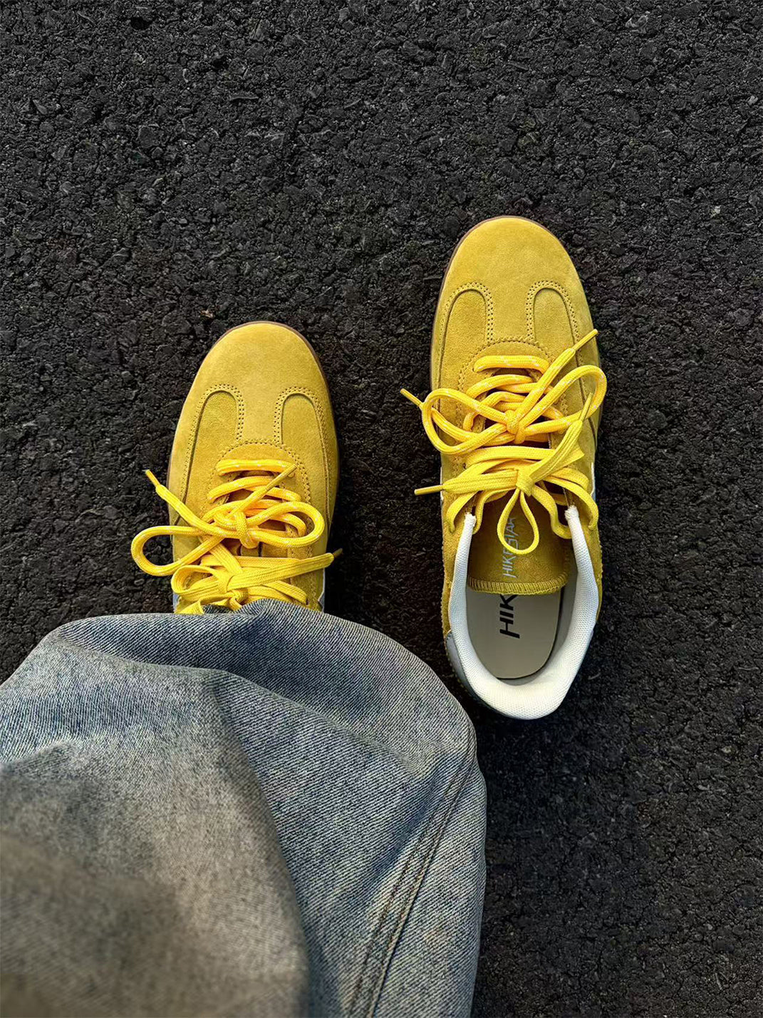 Star-Embroidered Yellow Suede Trainers - View 6