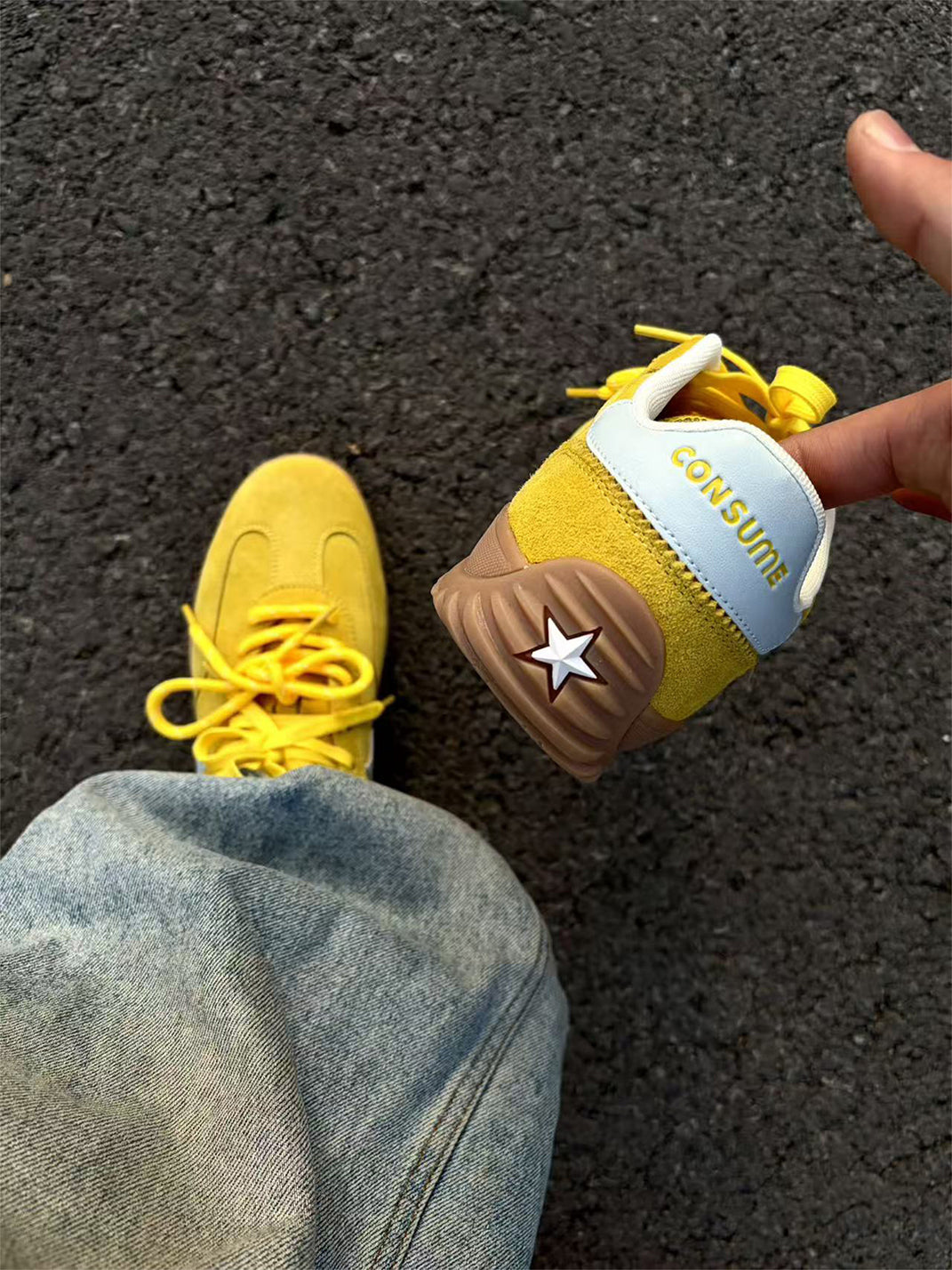 Star-Embroidered Yellow Suede Trainers - View 7