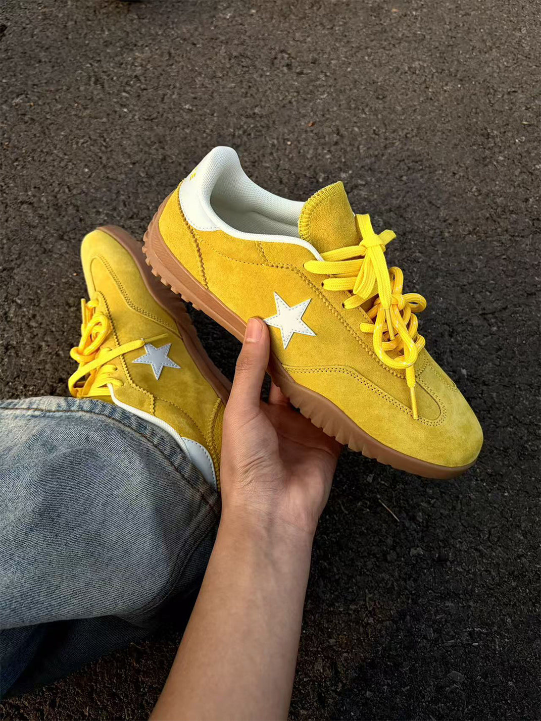 Star-Embroidered Yellow Suede Trainers - View 9