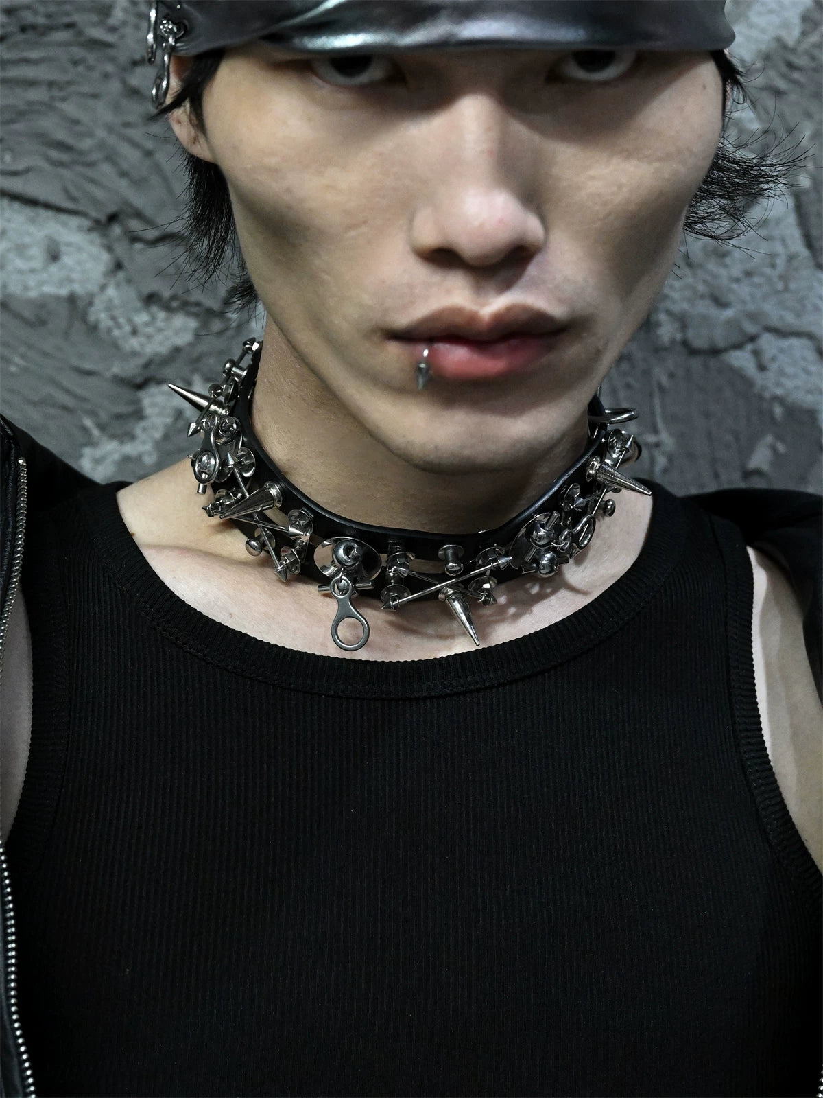 Hunting Spike Leather Choker product view 1