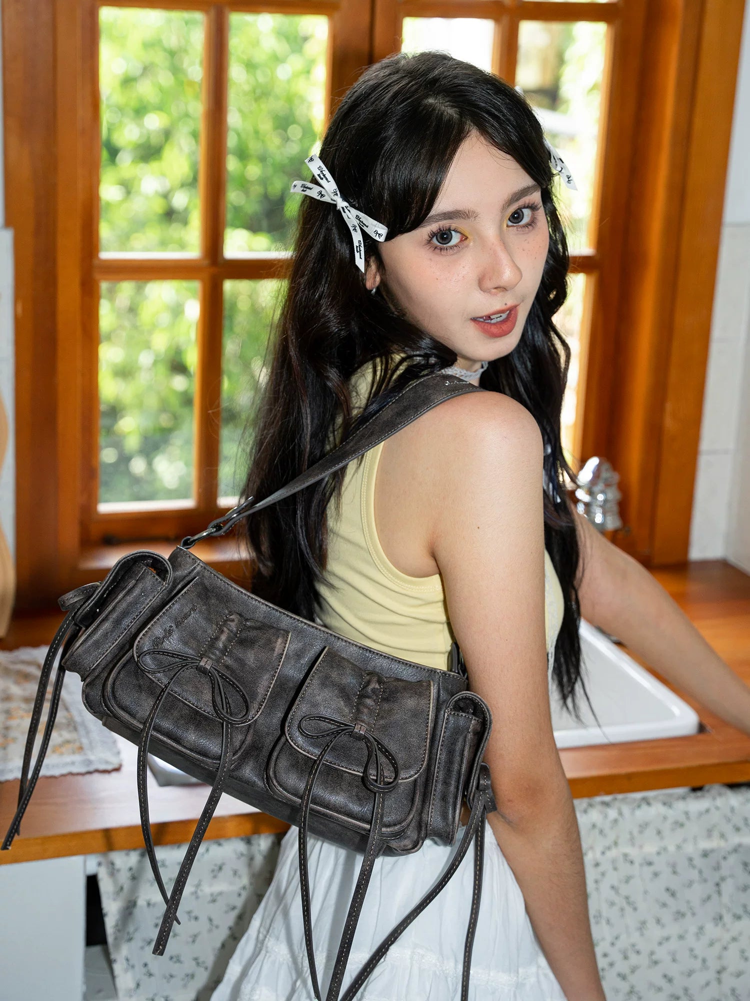 Multi-Pocket Bow Baguette Bag product view 3