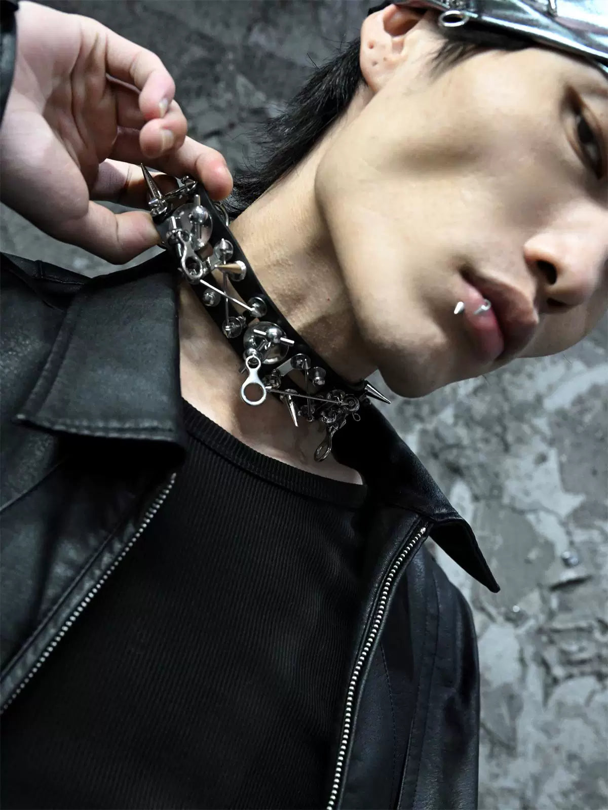 Hunting Spike Leather Choker product view 4