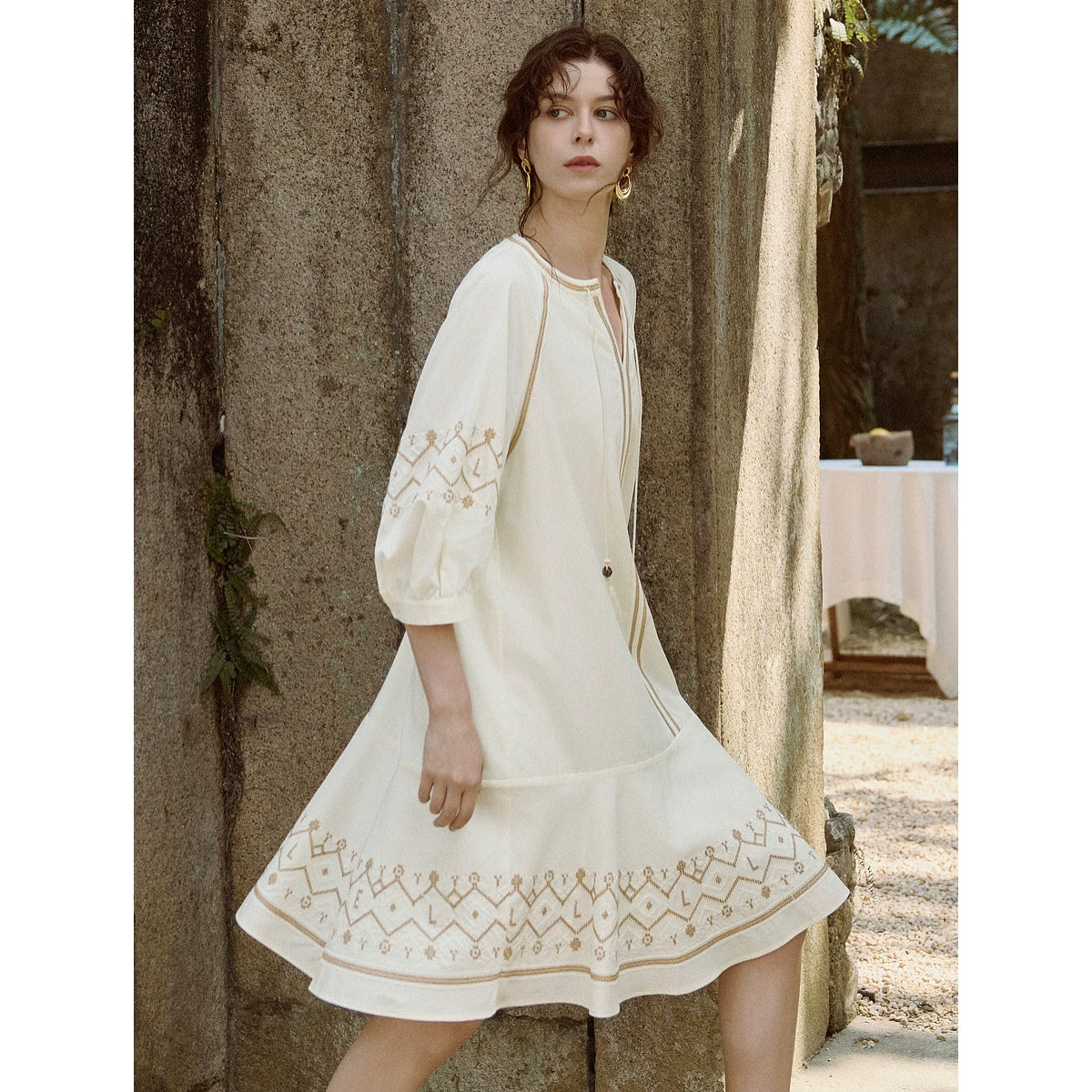 Embroidered Balloon-Sleeve Shift Dress product view 4