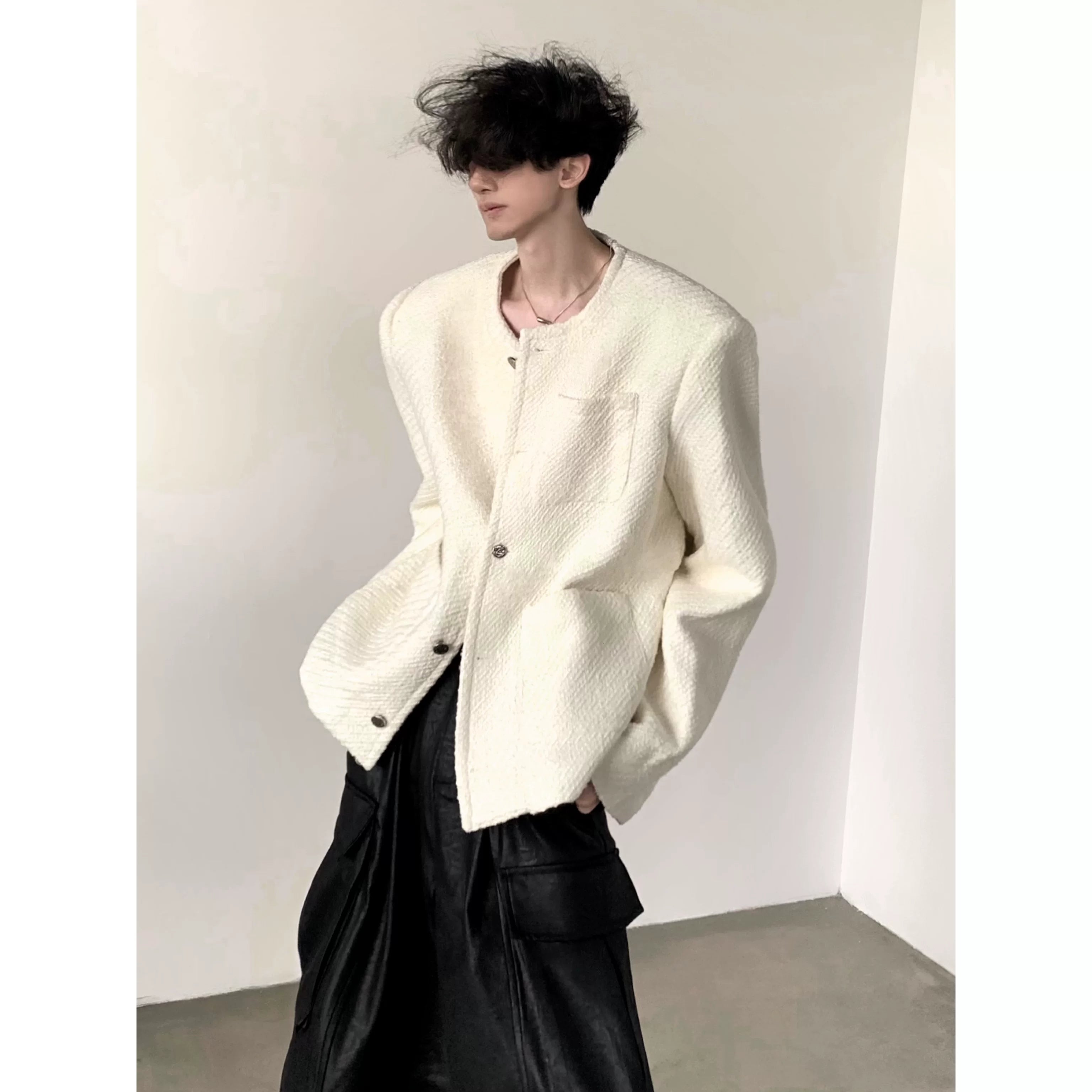 Collarless Tweed Shoulder-Pad Jacket product view 6