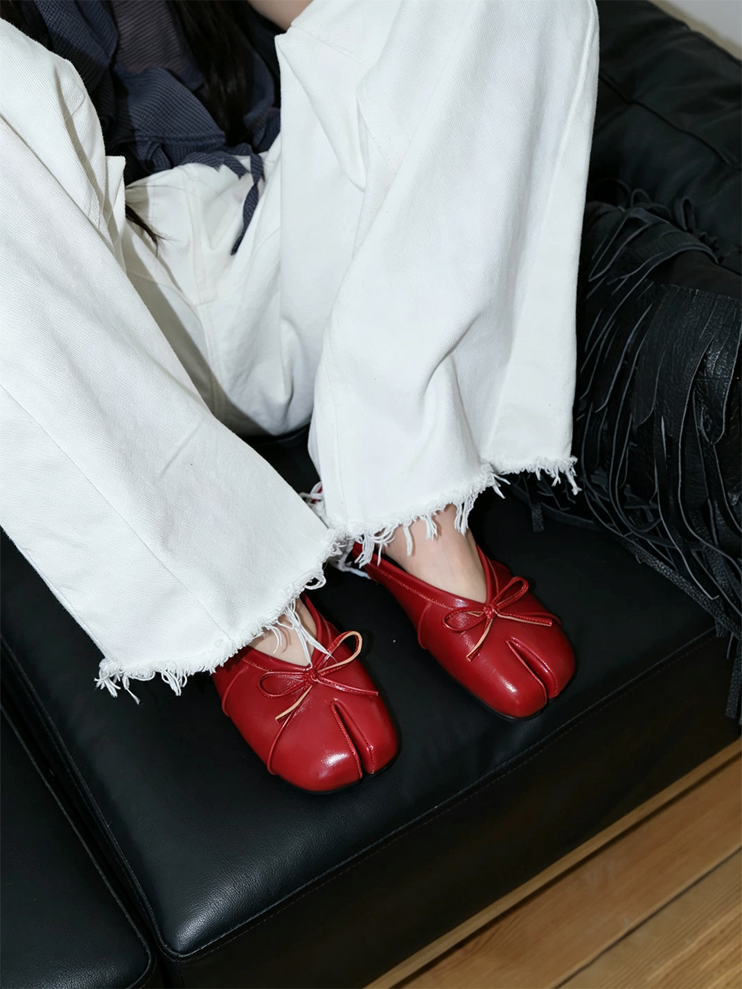 Bow-Strap Tabi-Toe Slip-On Mules - View 17