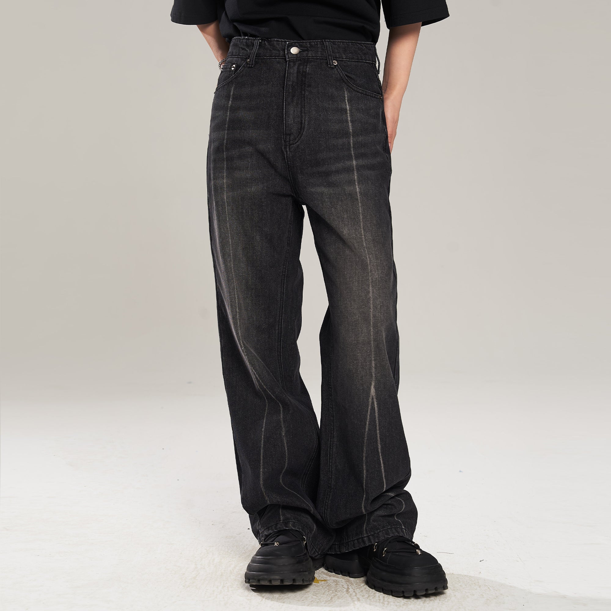 Classic Washed Straight Leg Jeans - chiclara