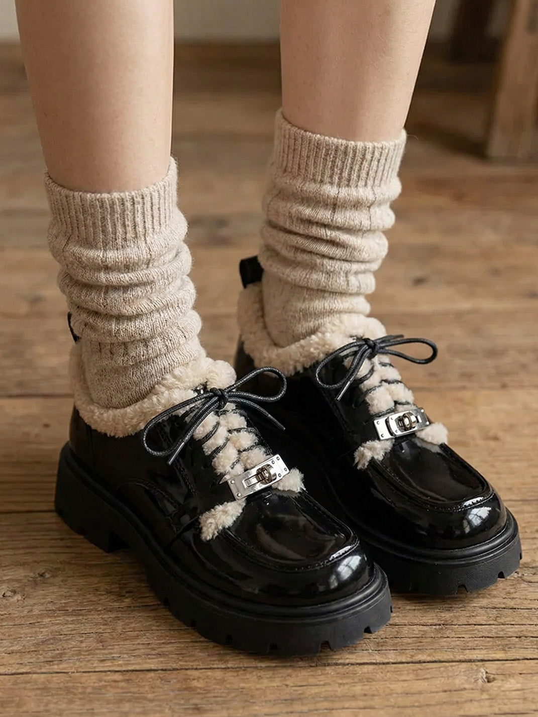 Fleece-Collar Patent Platform Oxford Shoes - View 2