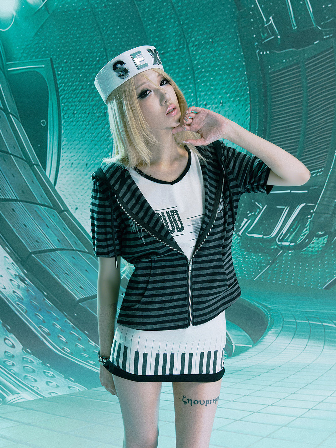Striped Short-Sleeve Hooded T-Shirt - View 4
