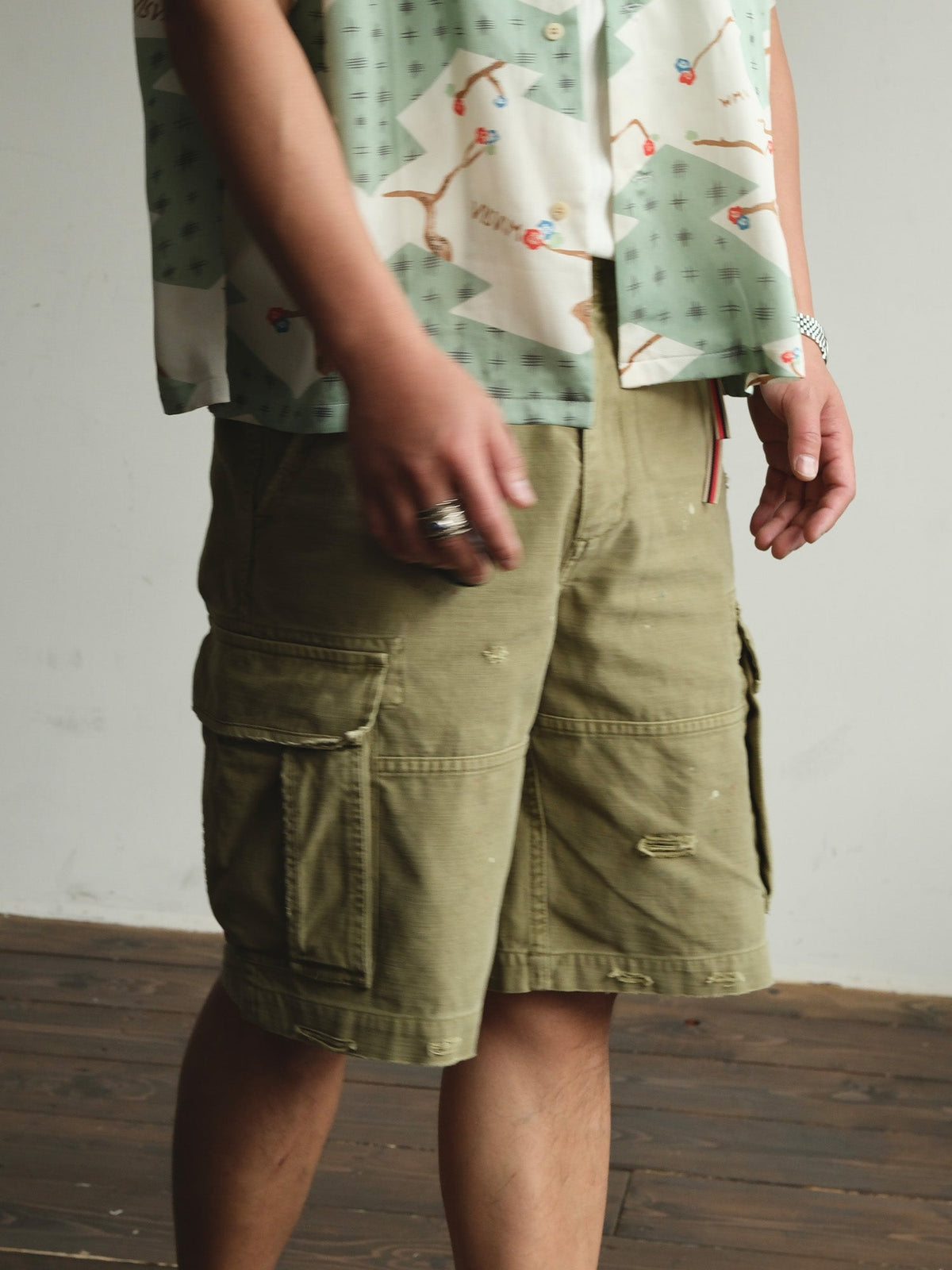 Washed Utility Pocket Cotton Cargo Shorts - detail or styled view 9