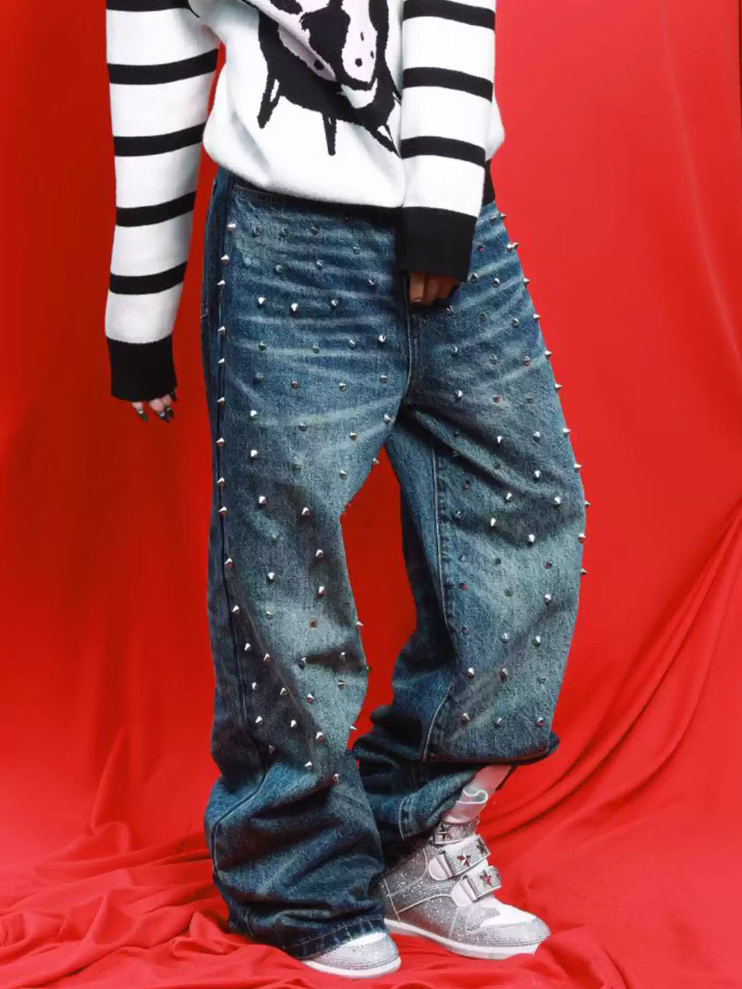 Studded Pocket Washed Wide-Leg Jeans — view 4