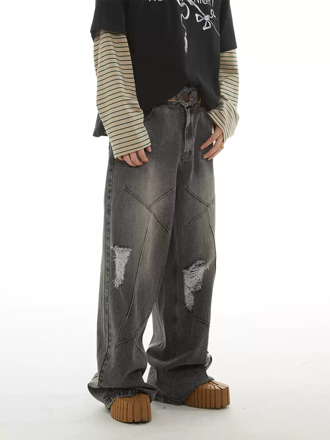 Cross Seam Washed Gray Distressed Wide Jeans - view 4