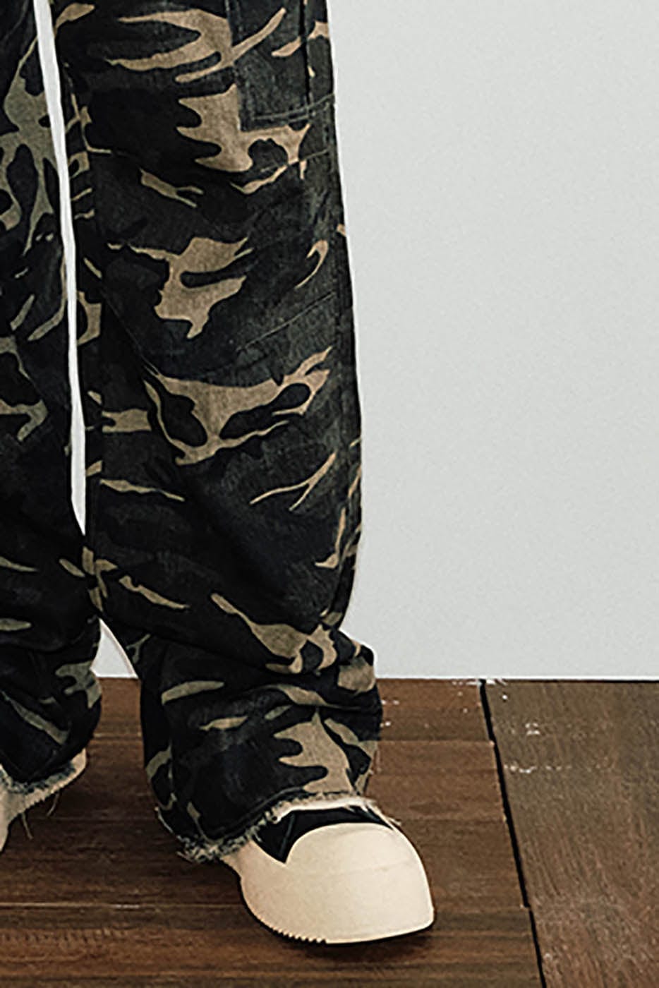 Camouflage Frayed Cargo Pants