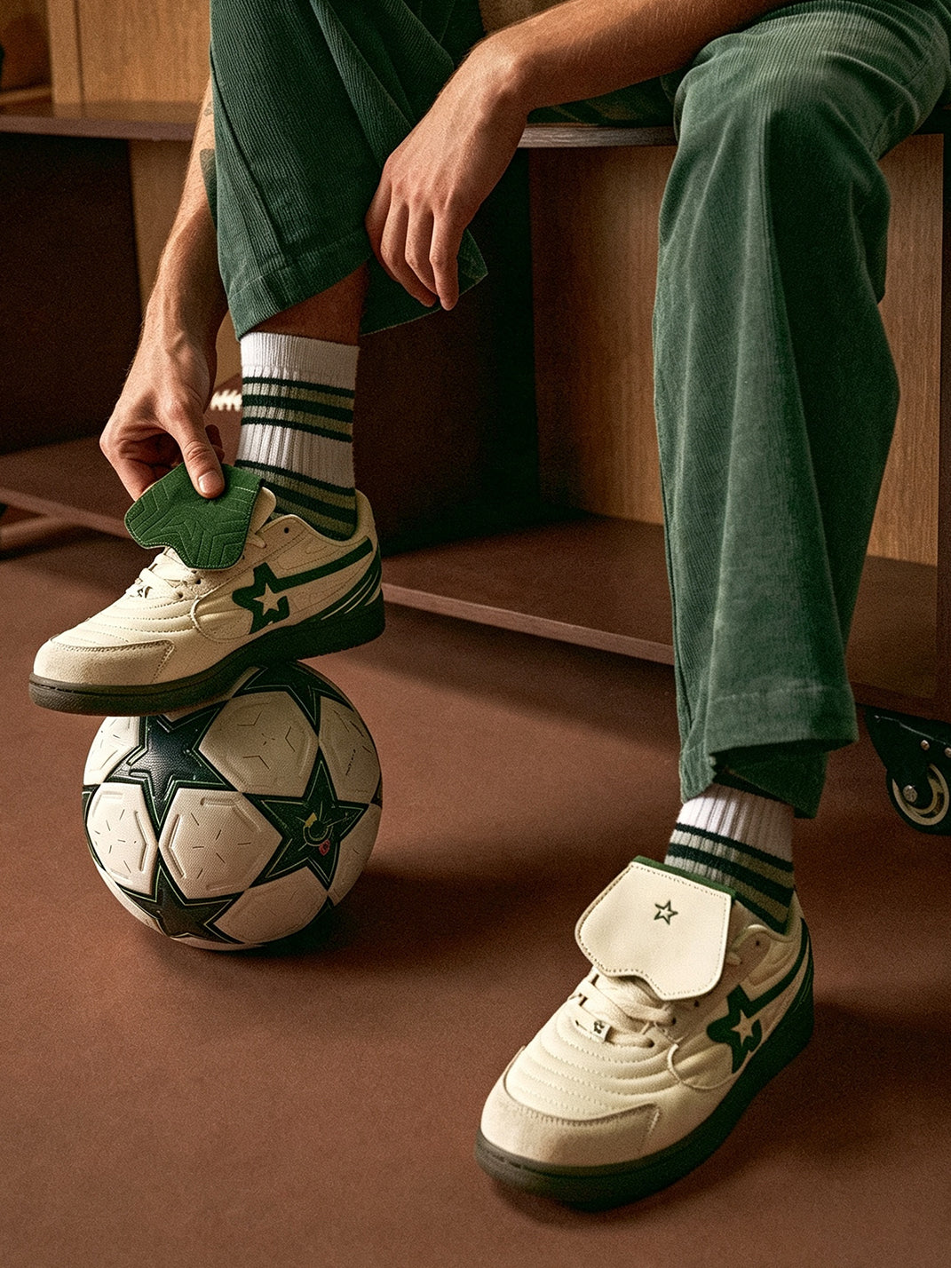 White-Green Detachable-Tongue Casual Sneakers - View 4