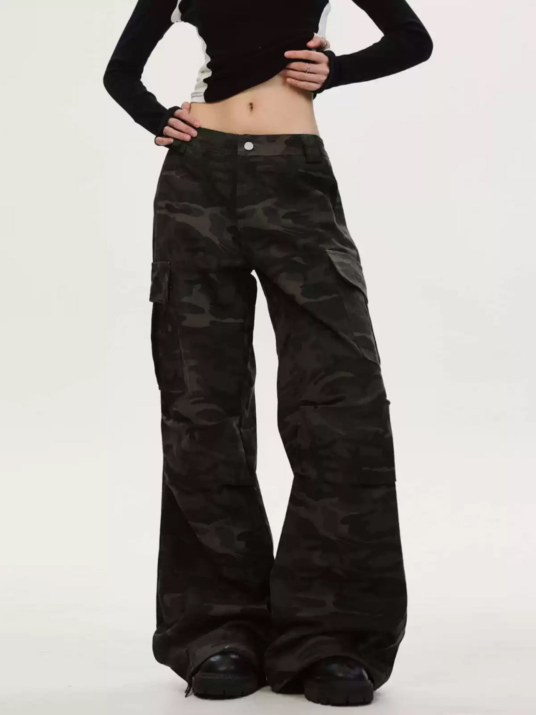 Shadow Camo Low-Rise Flare Cargo Trousers — product view 4