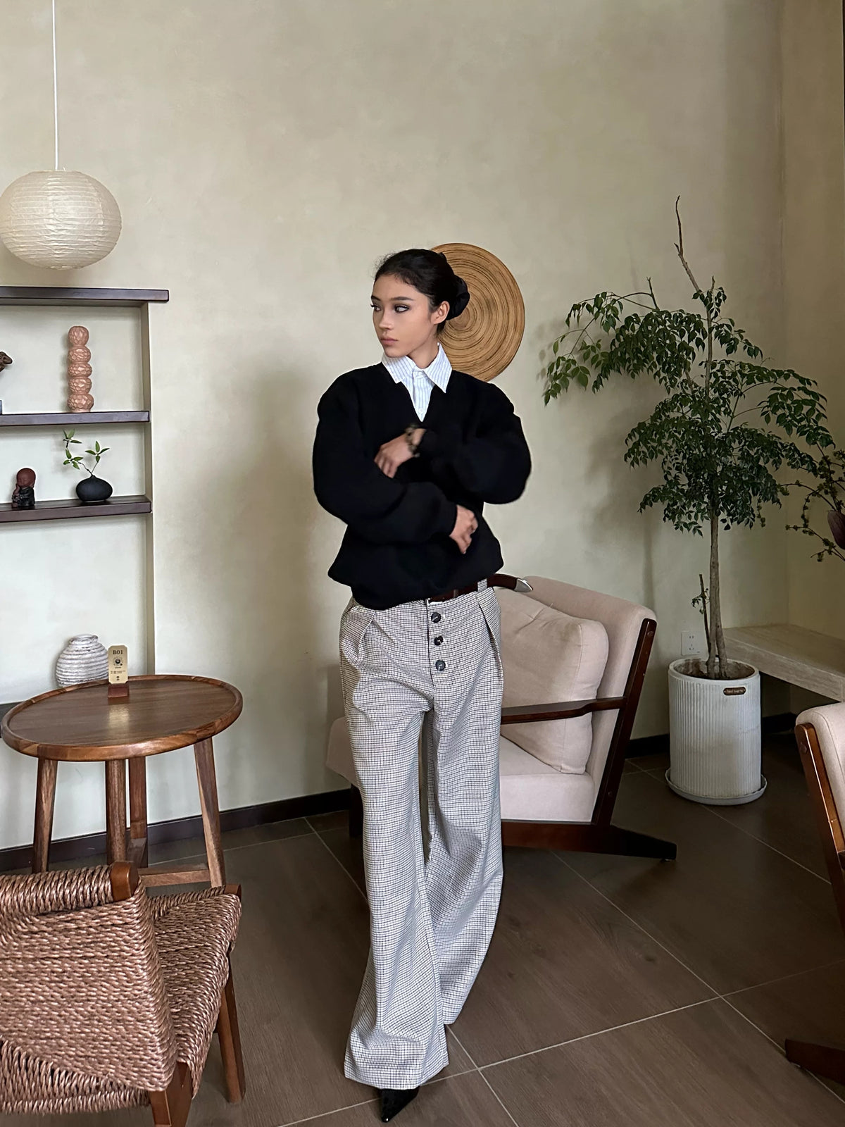 Layered-Look Collared V-Neck Sweatshirt product view 5