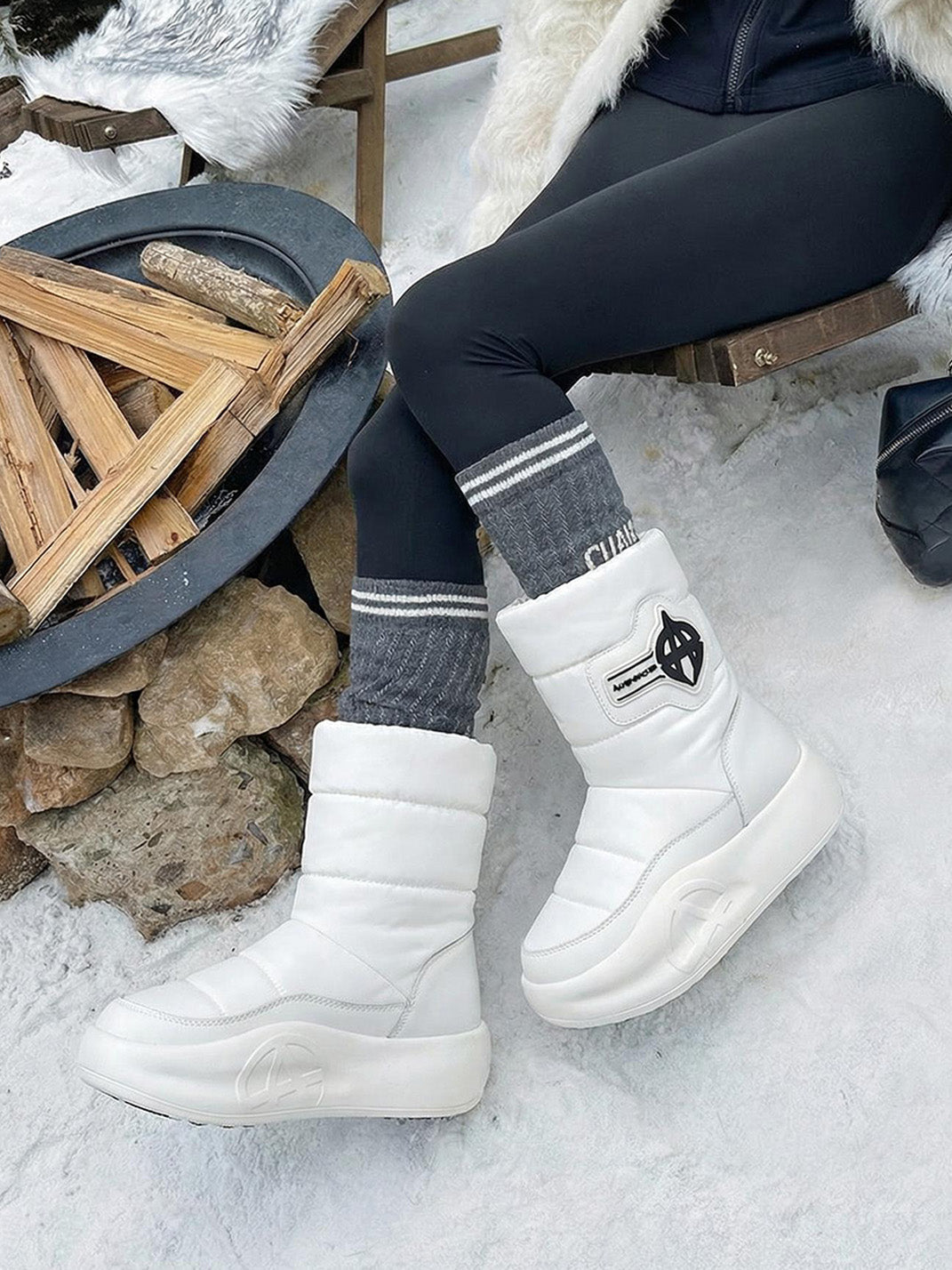 White Padded Mid-Calf Snow Boots - View 2