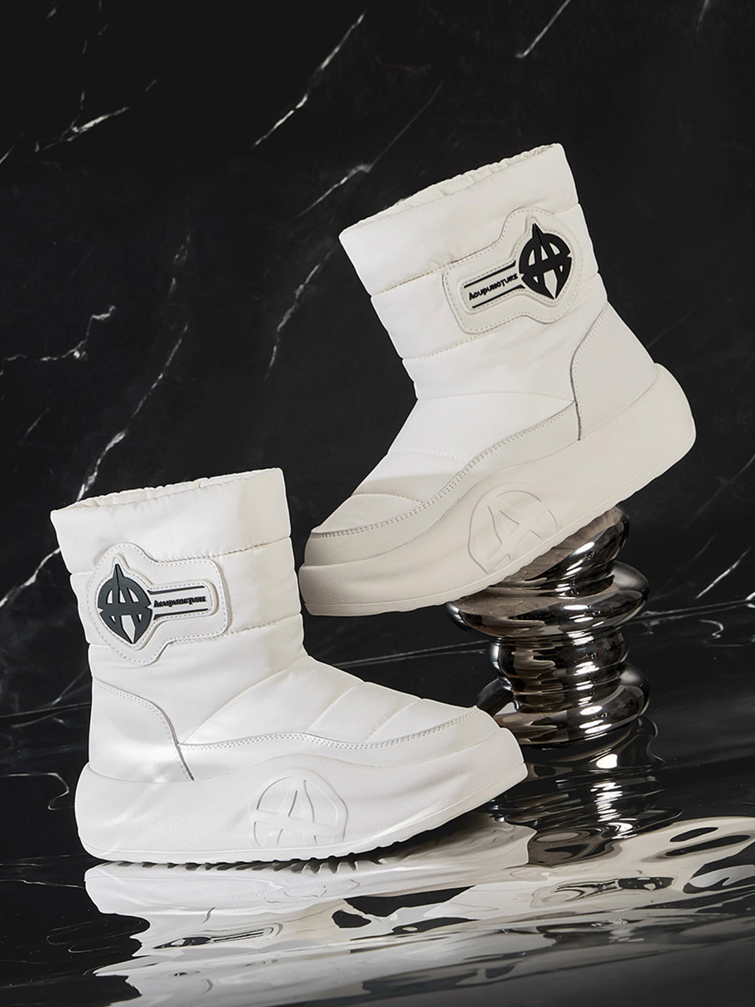 White Padded Mid-Calf Snow Boots - View 7