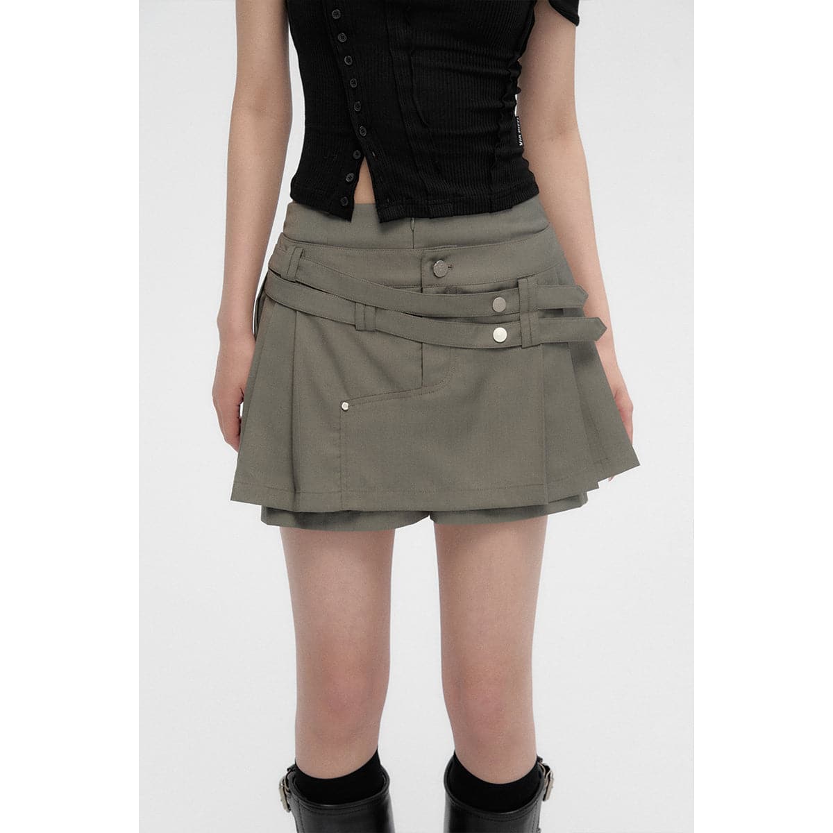 Double-Waist Green Shorts - Authentic Two-Piece Design - chiclara