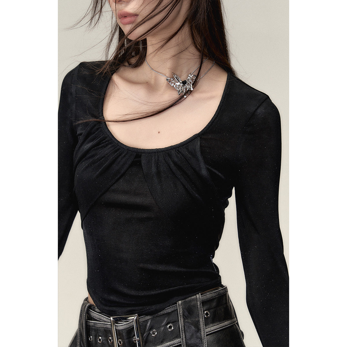 Elegant U-Neck Back Tie Top In Black - chiclara