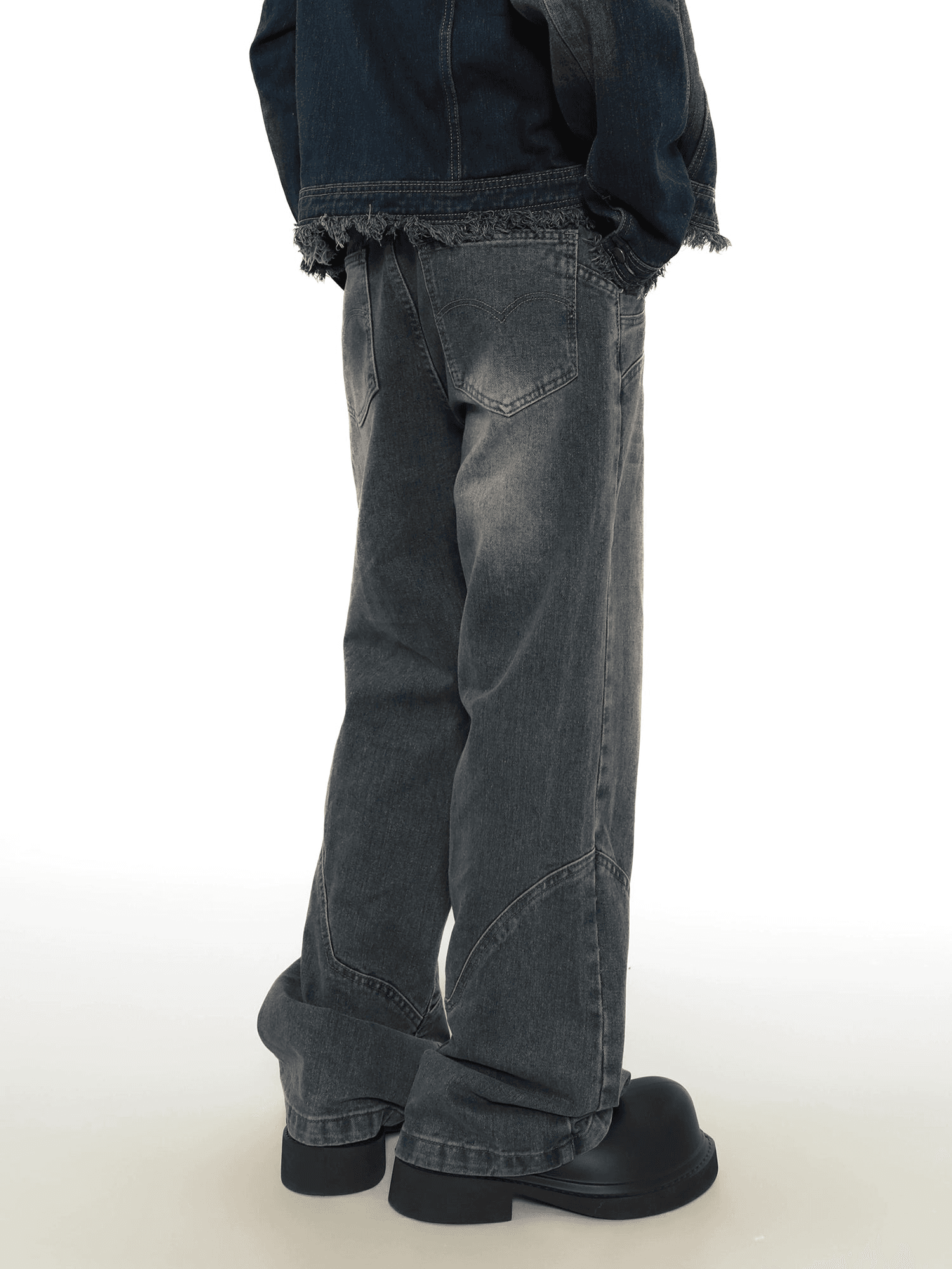 Distressed Straight Fit Jeans - chiclara