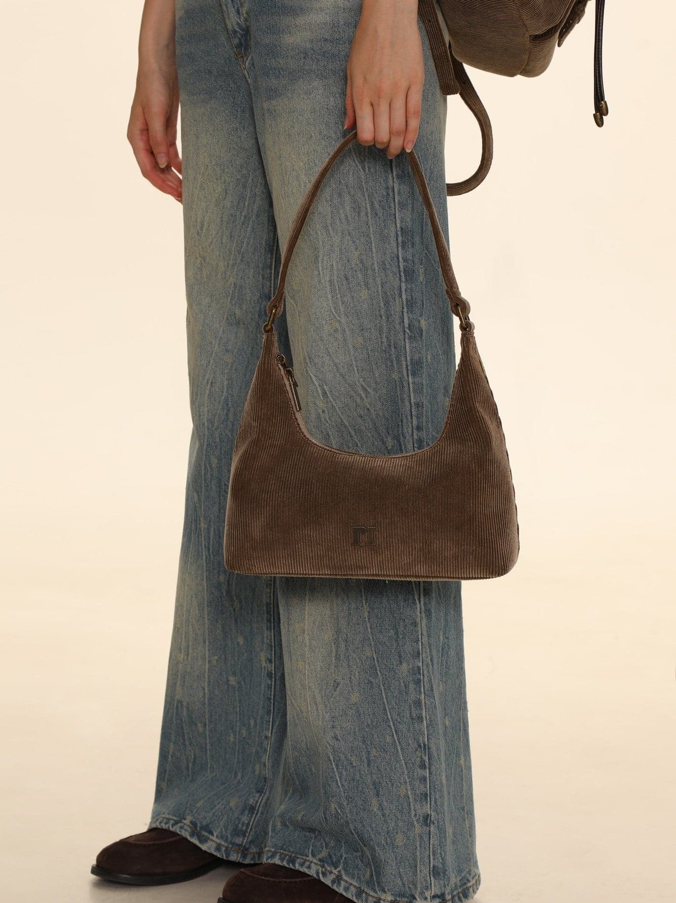 Corduroy Compact Hobo-Bag - chiclara