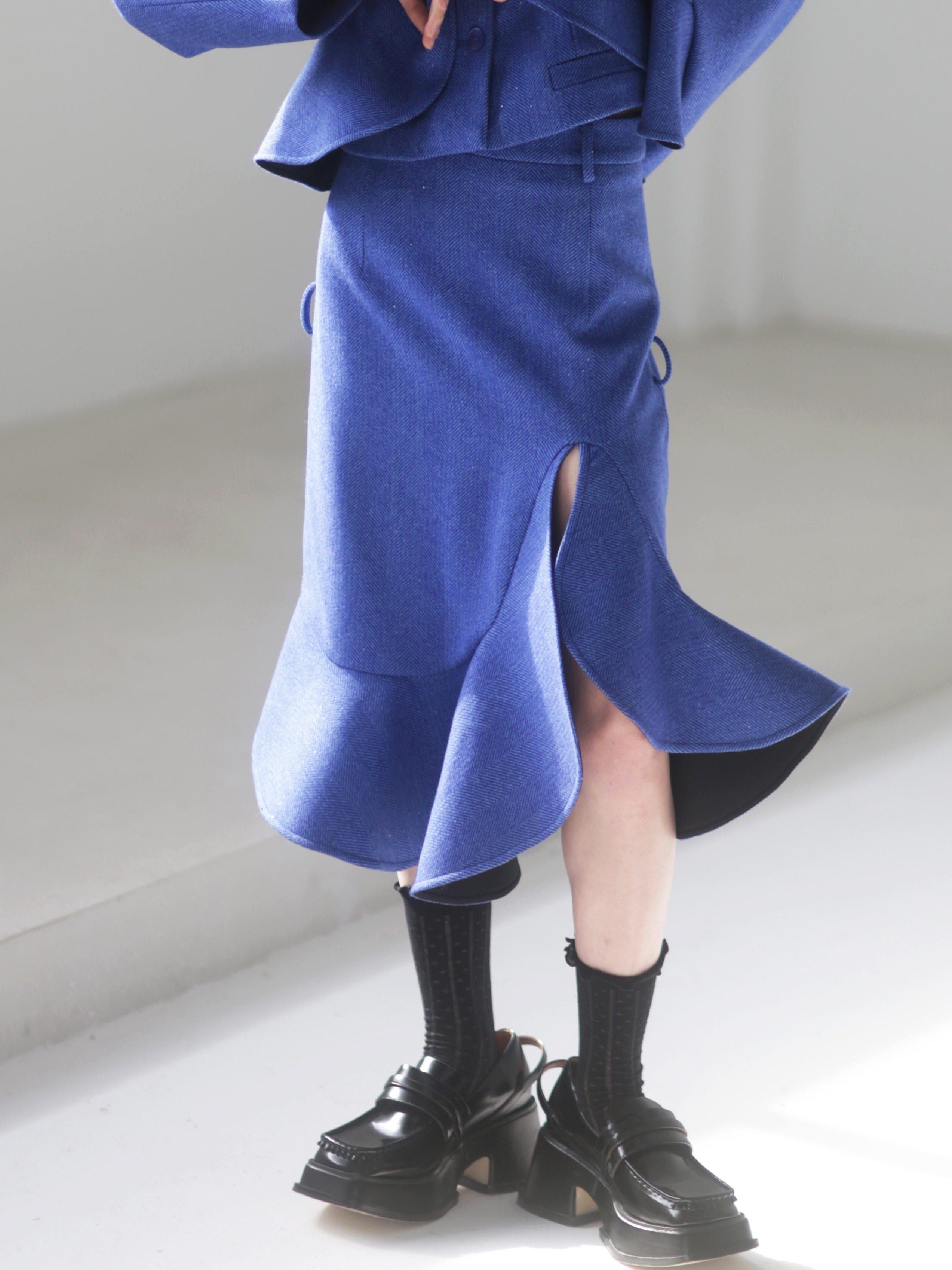 Wool Ruffle Skirt With Irregular Wavy Design - chiclara