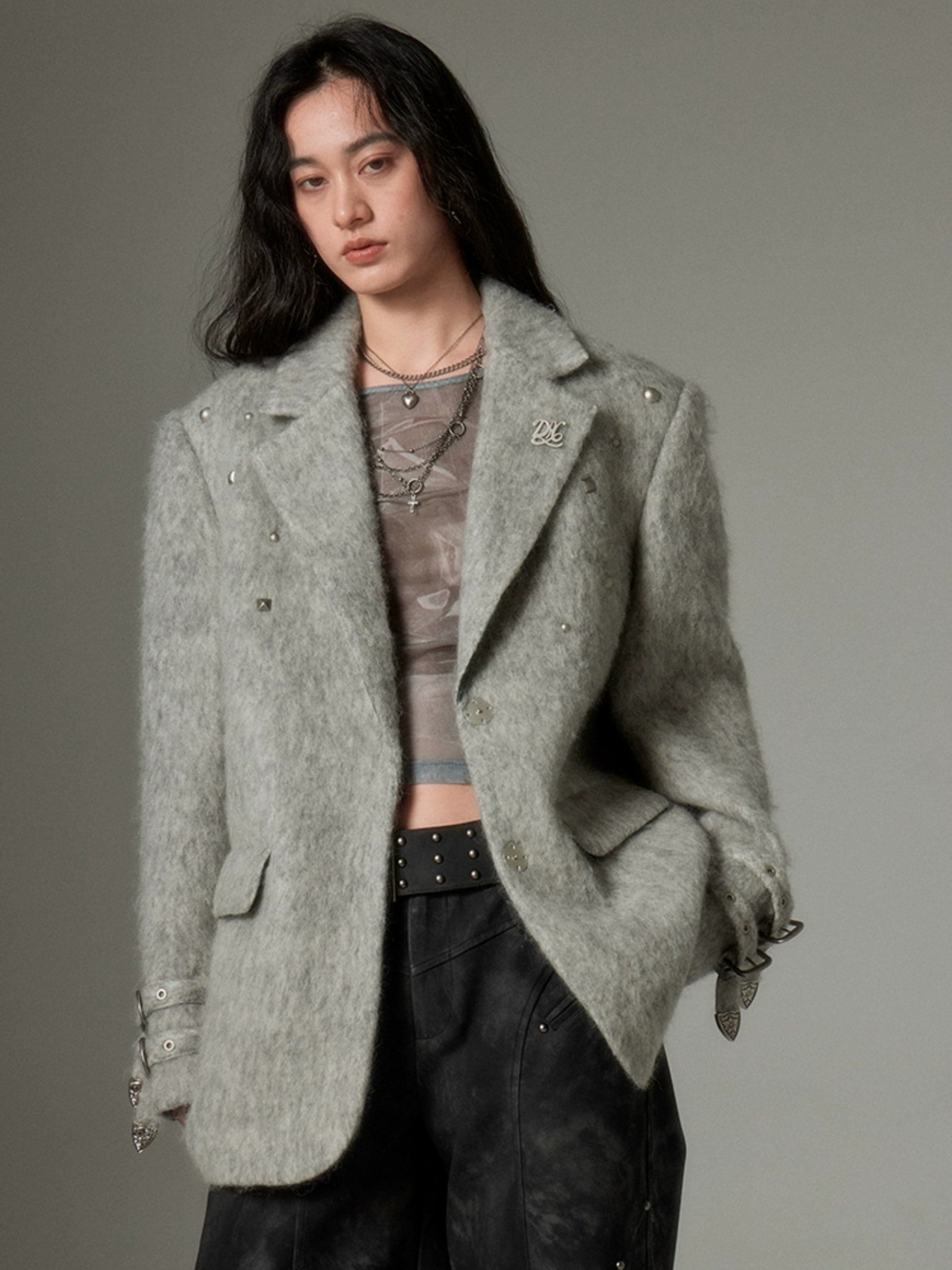 Chic Light Grey Wool-Blend Jacket With Statement Riveted Shoulder Pads - chiclara