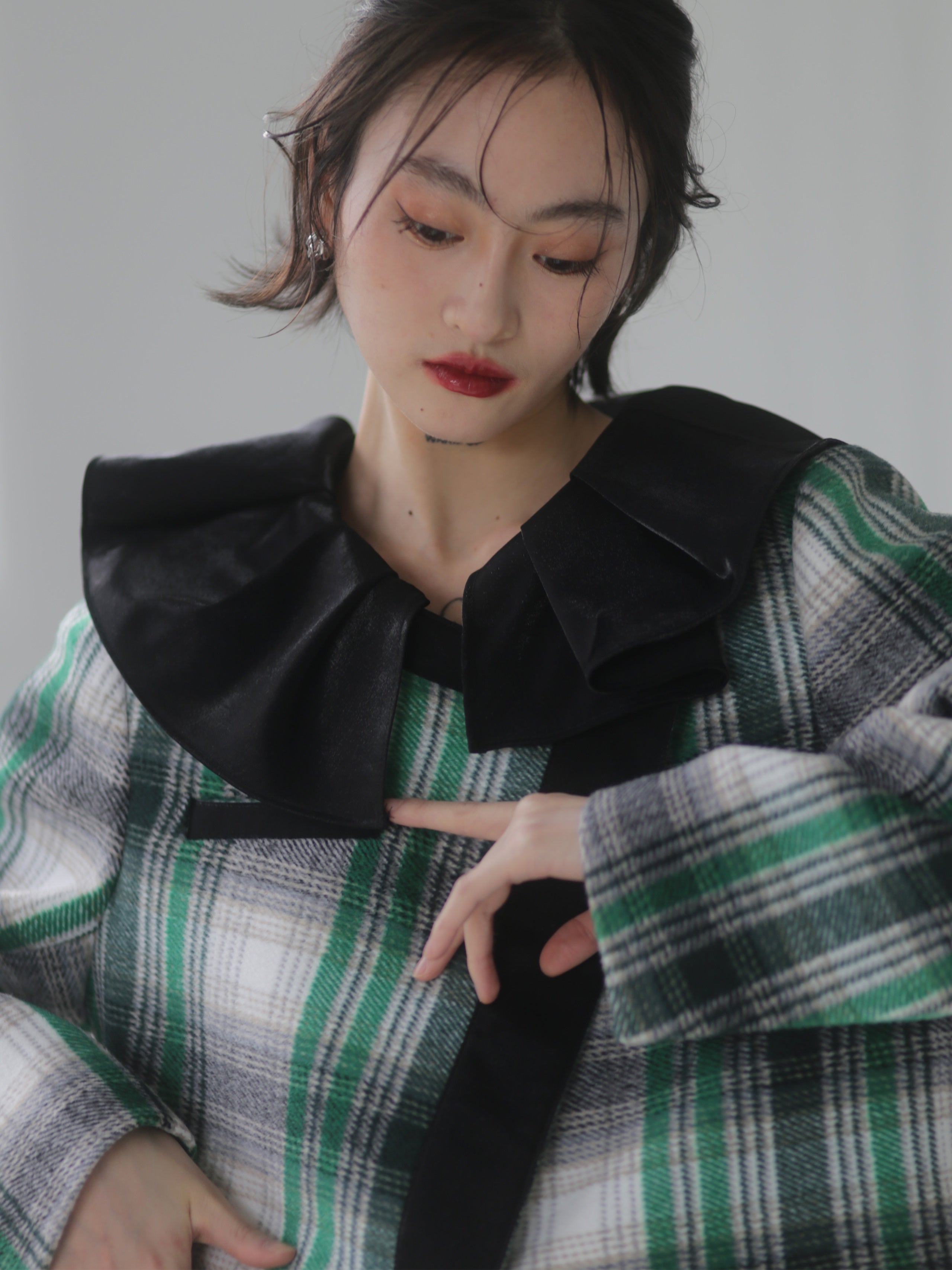 Elegant Plaid Wool Jacket With Lace Collar - chiclara