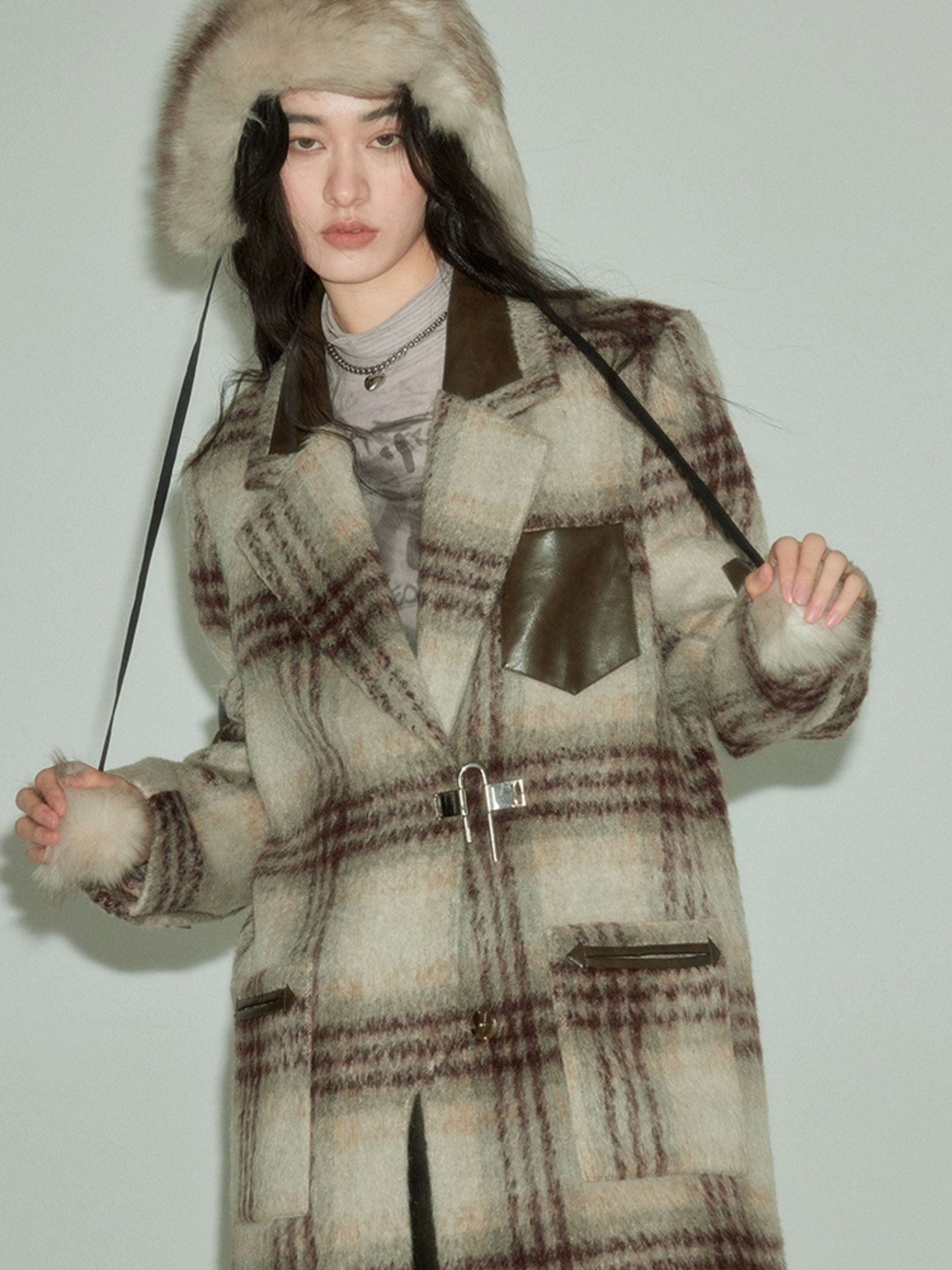 Vintage-Inspired Plaid Coat With Fur-Trimmed Hood - chiclara