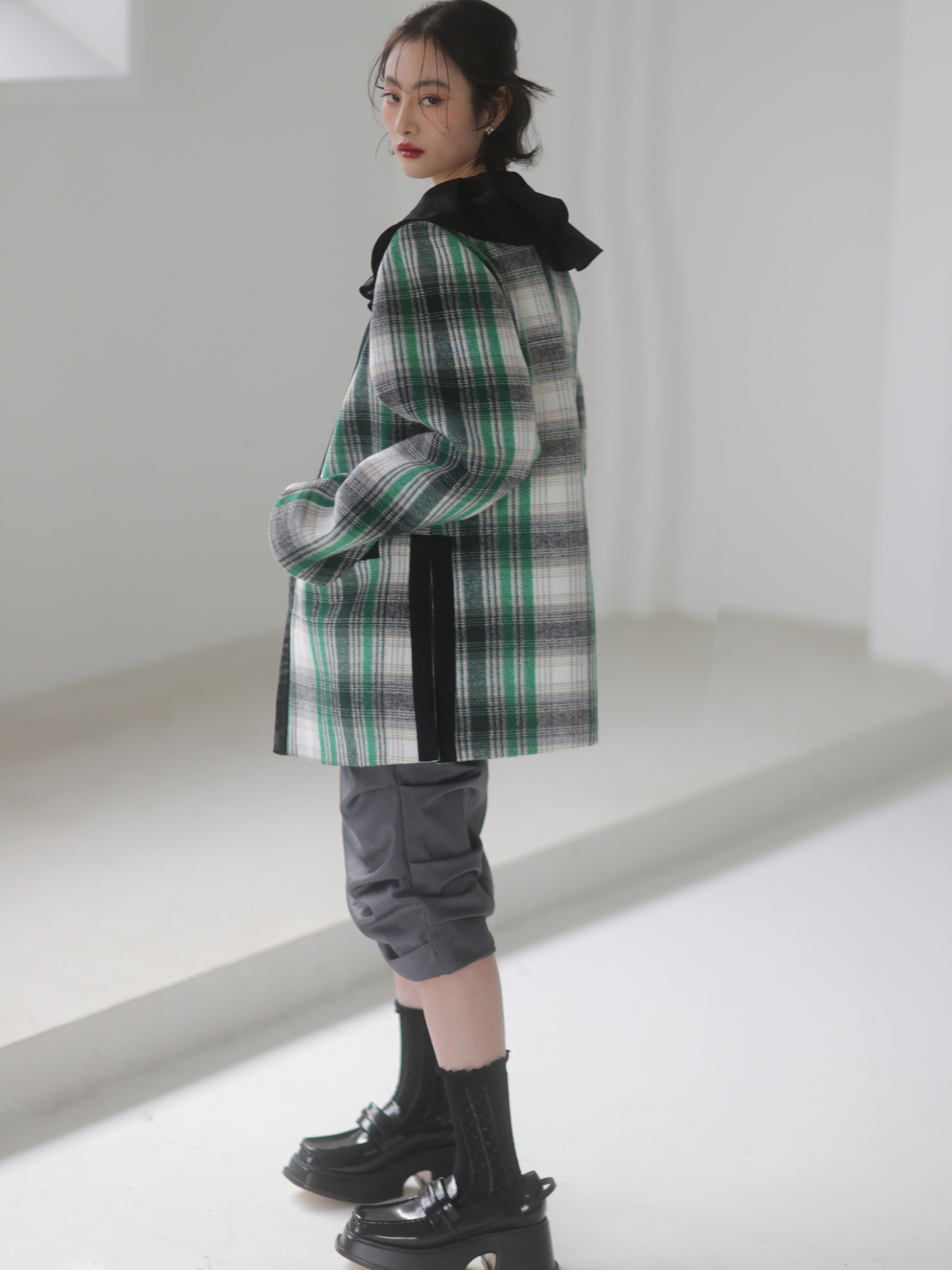 Elegant Plaid Wool Jacket With Lace Collar - chiclara